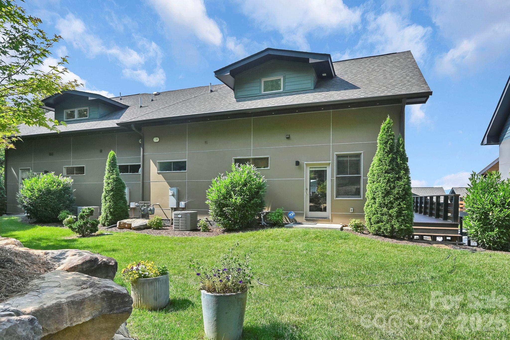 406 Kessler Place — Asheville