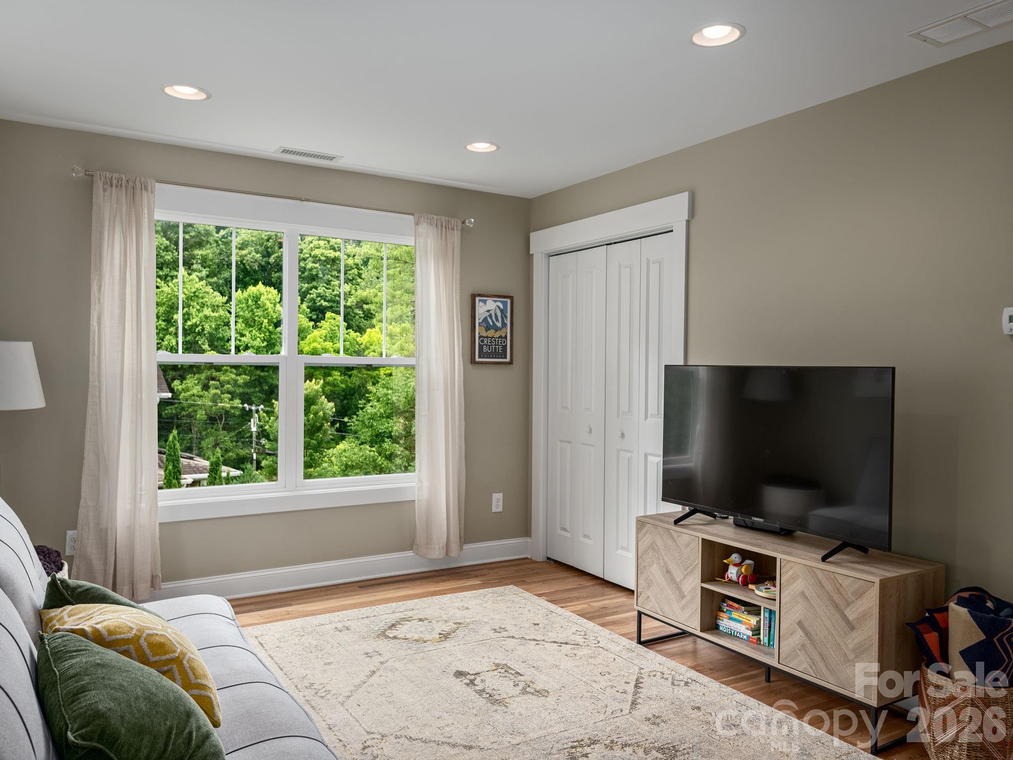 80 Bassett Road — Asheville