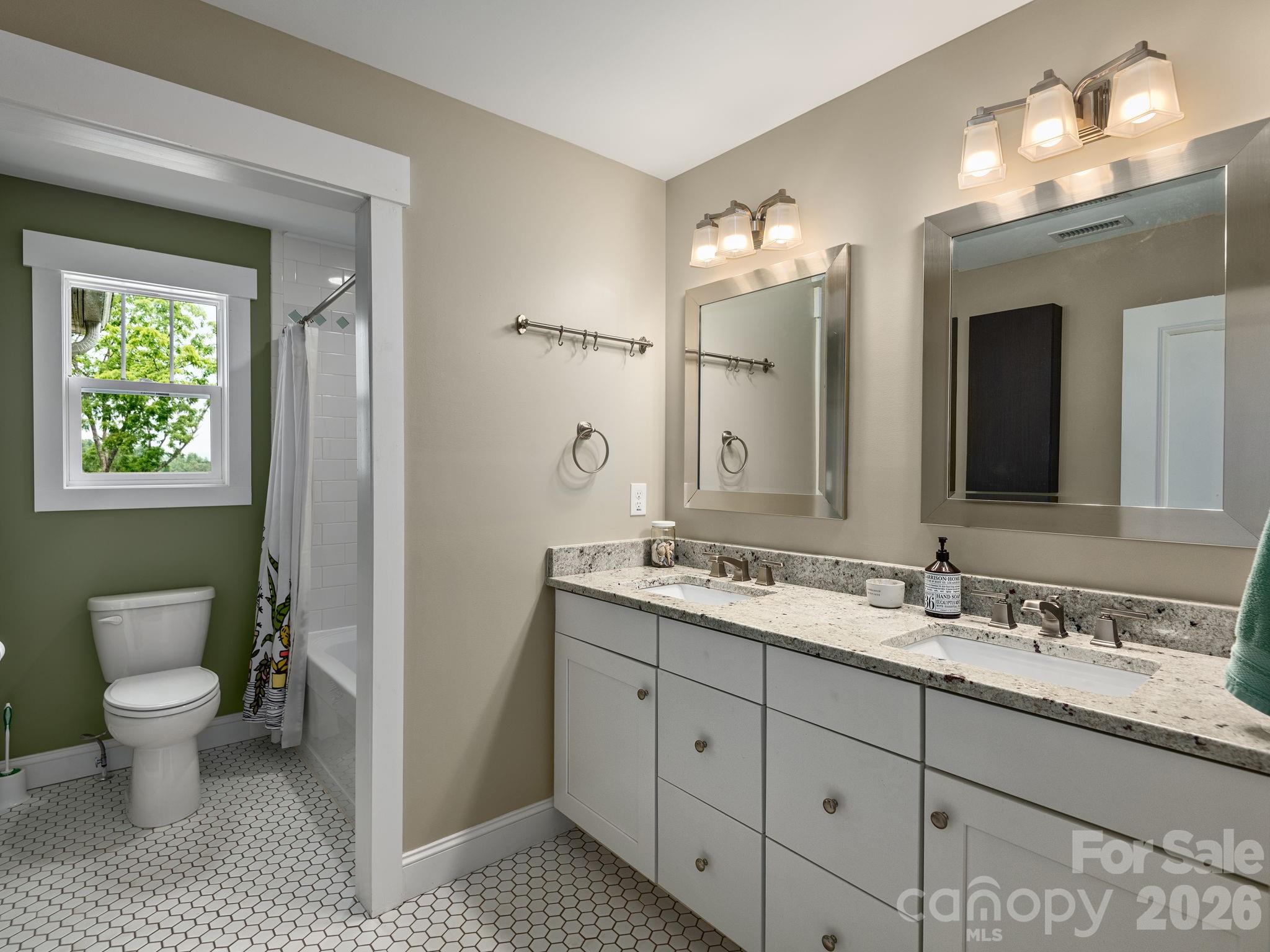 80 Bassett Road — Asheville