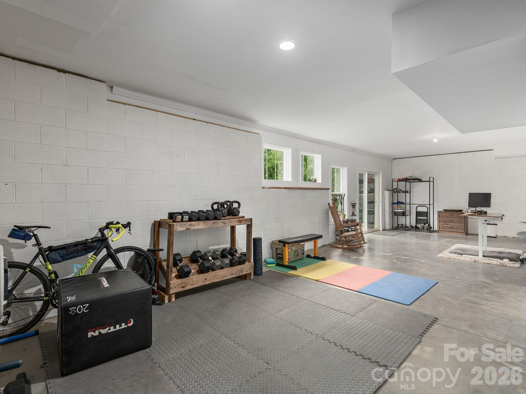 80 Bassett Road — Asheville