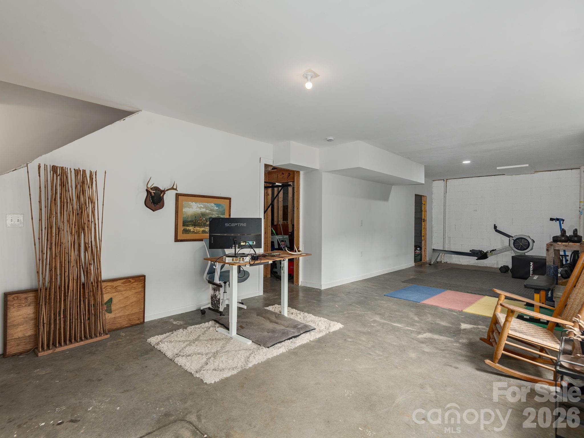 80 Bassett Road — Asheville