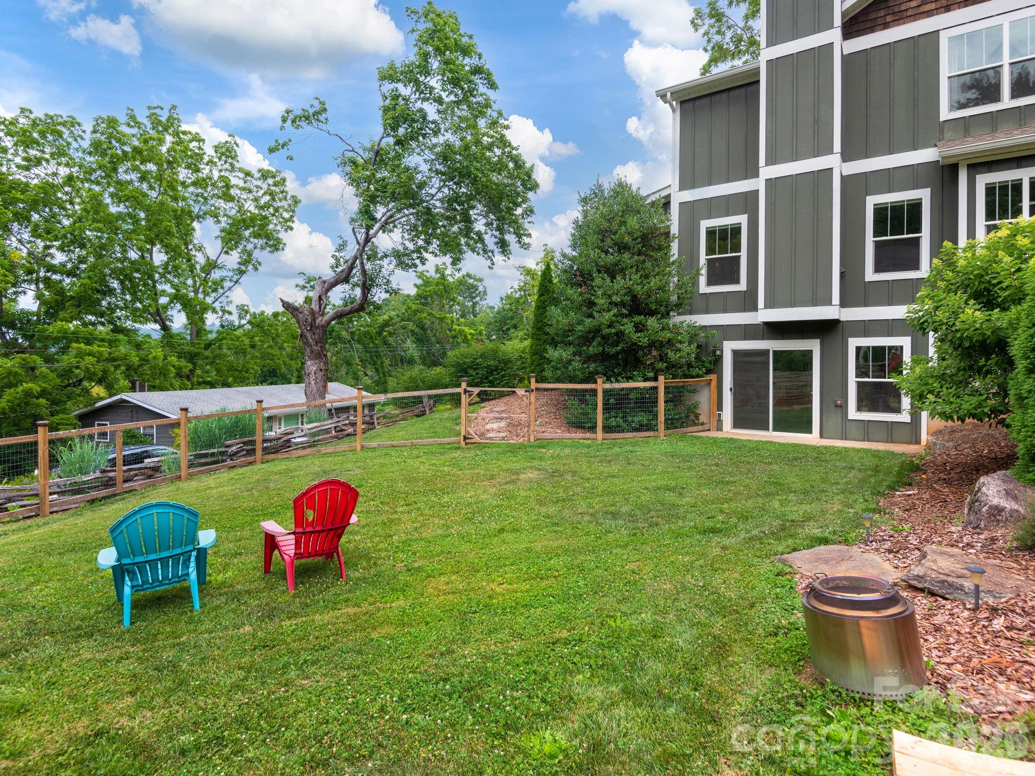 80 Bassett Road — Asheville