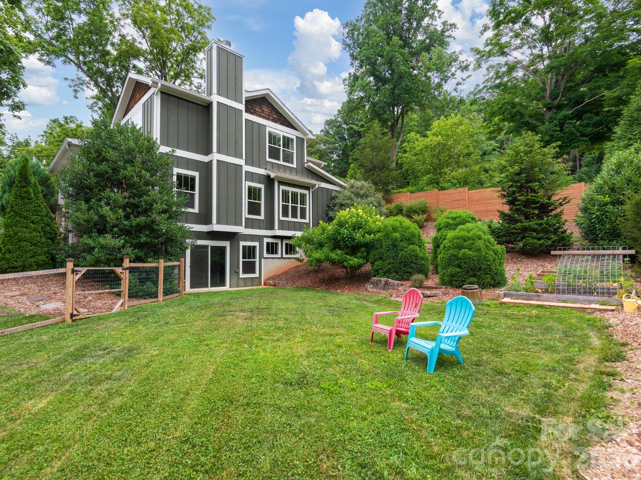 80 Bassett Road — Asheville