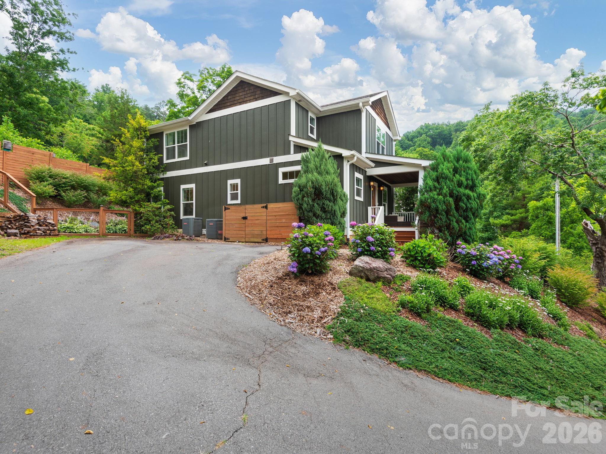 80 Bassett Road — Asheville