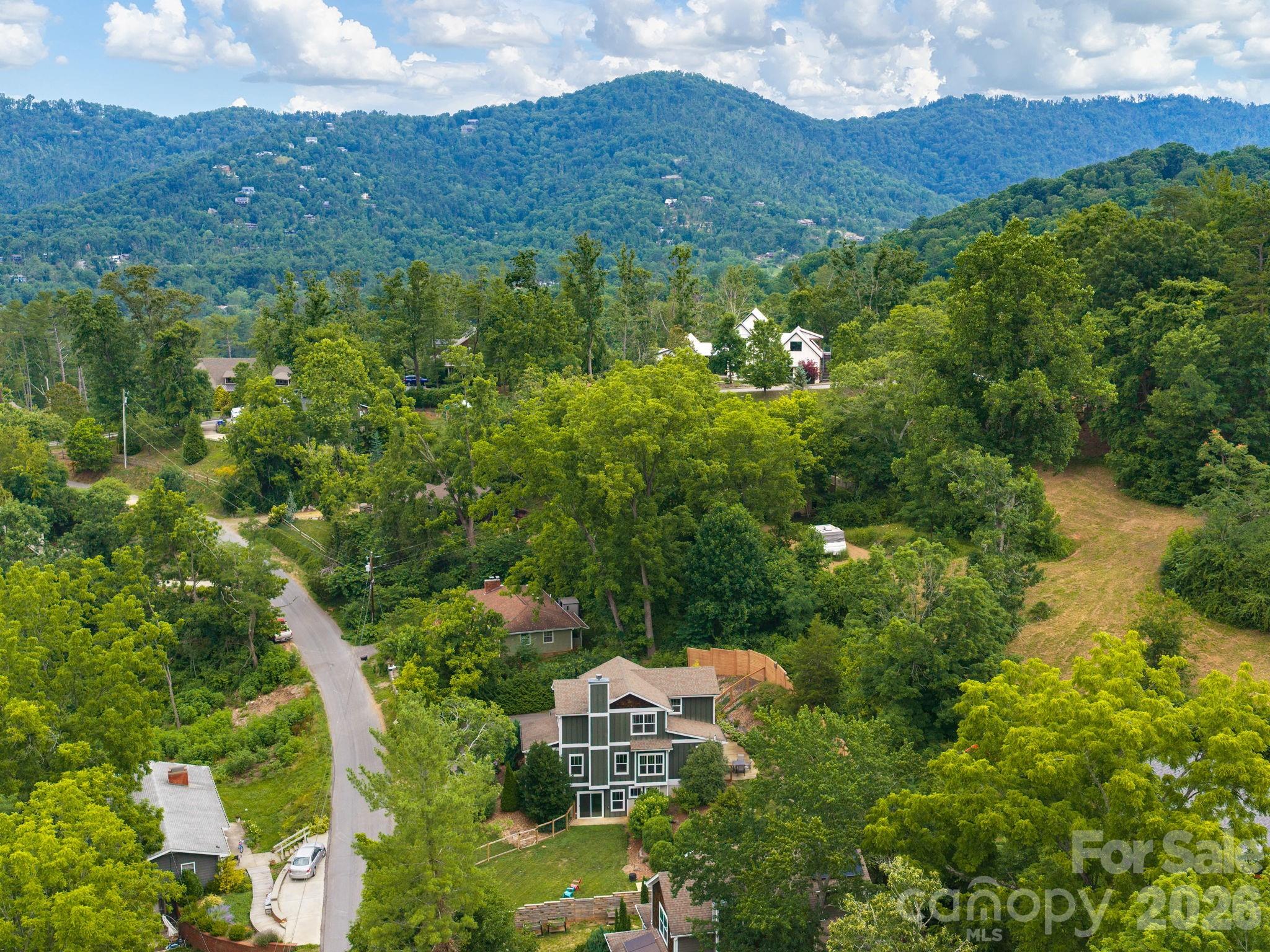 80 Bassett Road — Asheville