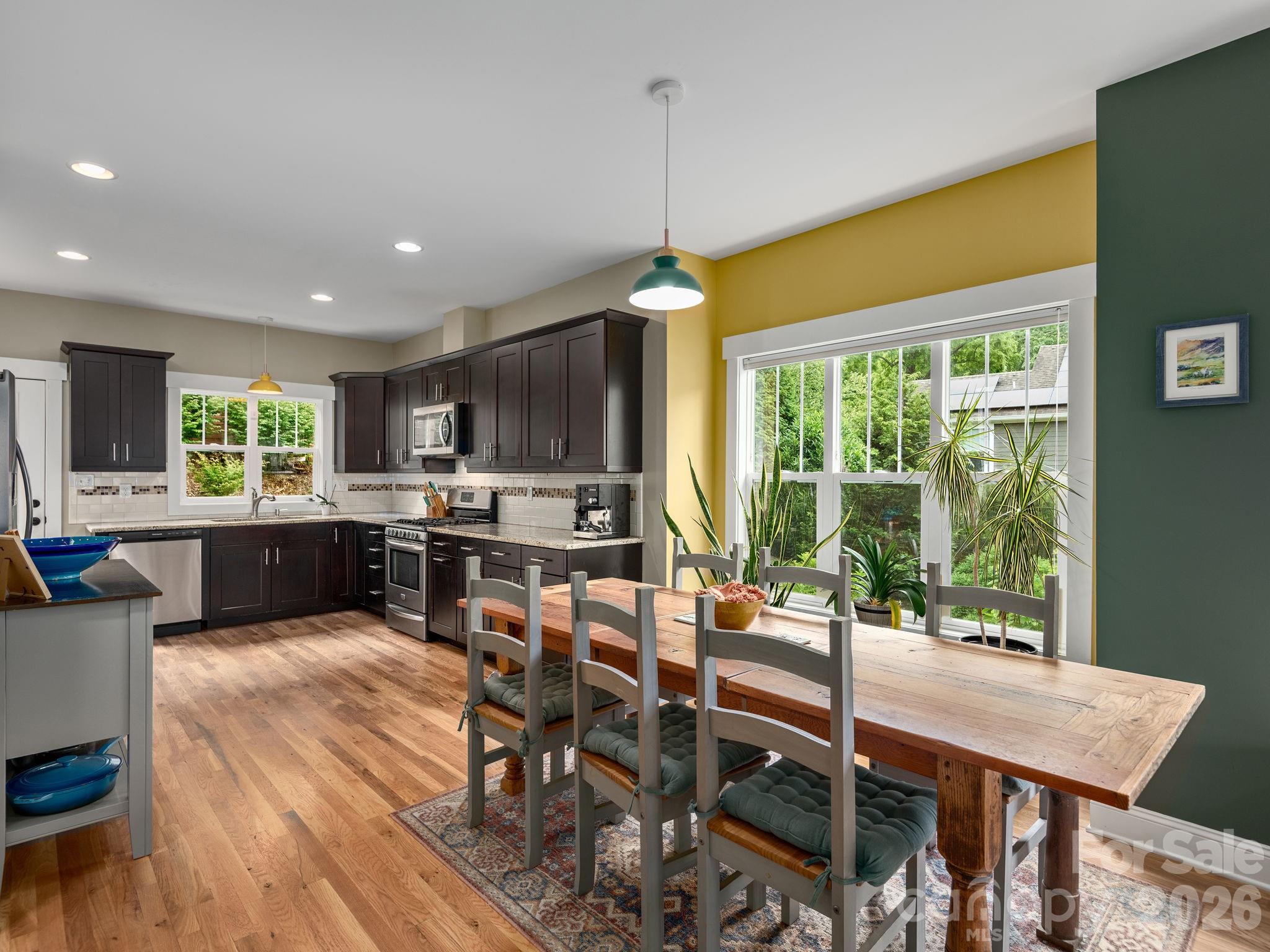 80 Bassett Road — Asheville