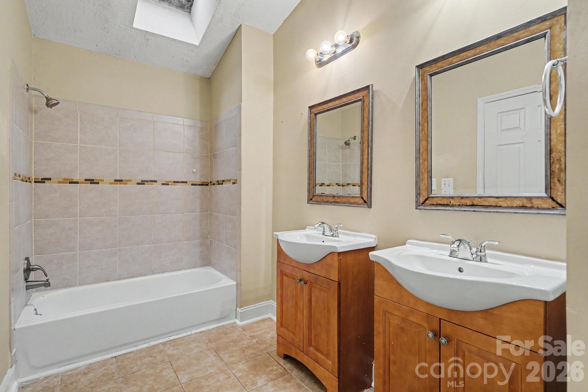 7111 Amarillo Drive — Charlotte