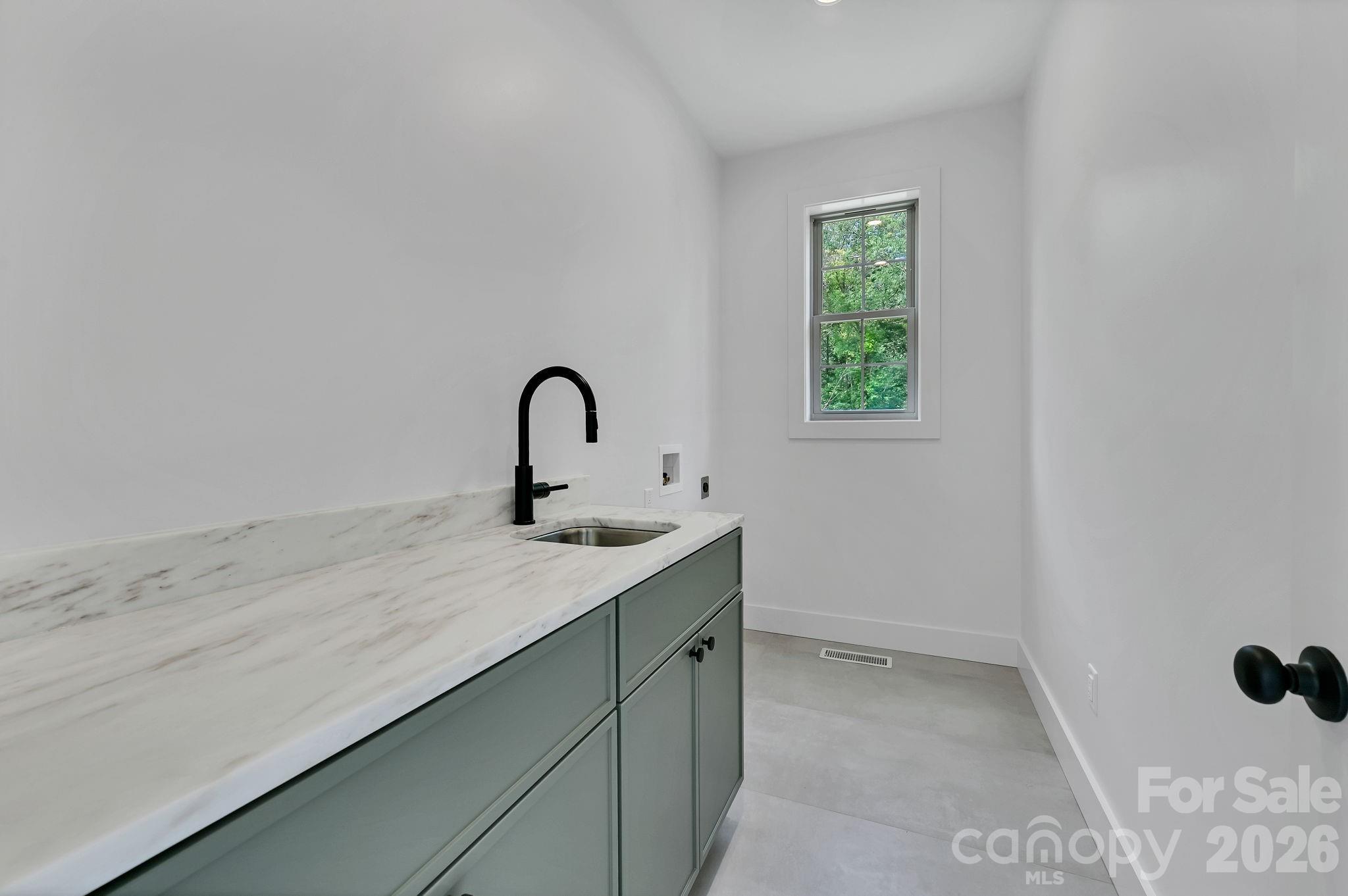 225 Edgewood Road S — Asheville