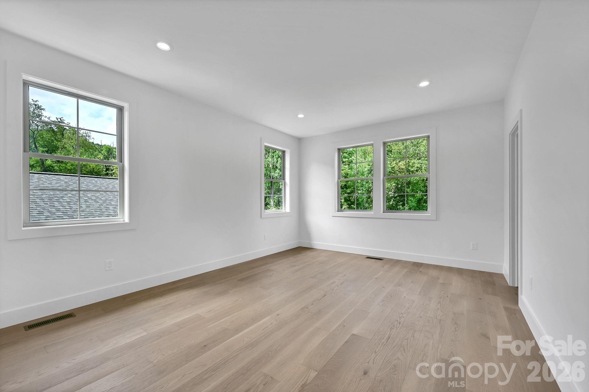 225 Edgewood Road S — Asheville