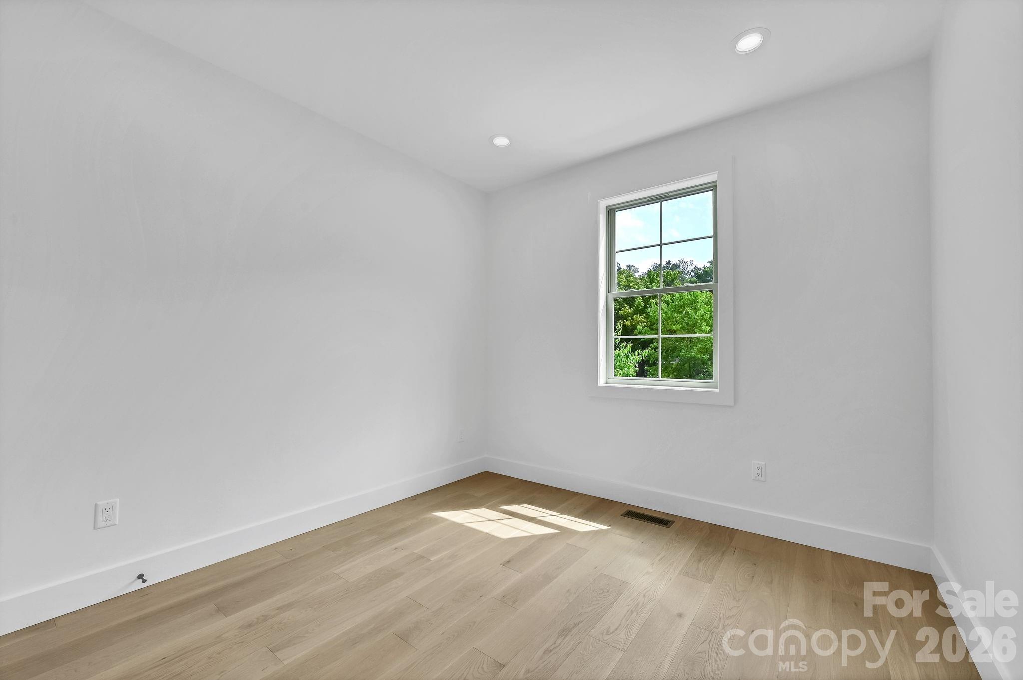 225 Edgewood Road S — Asheville