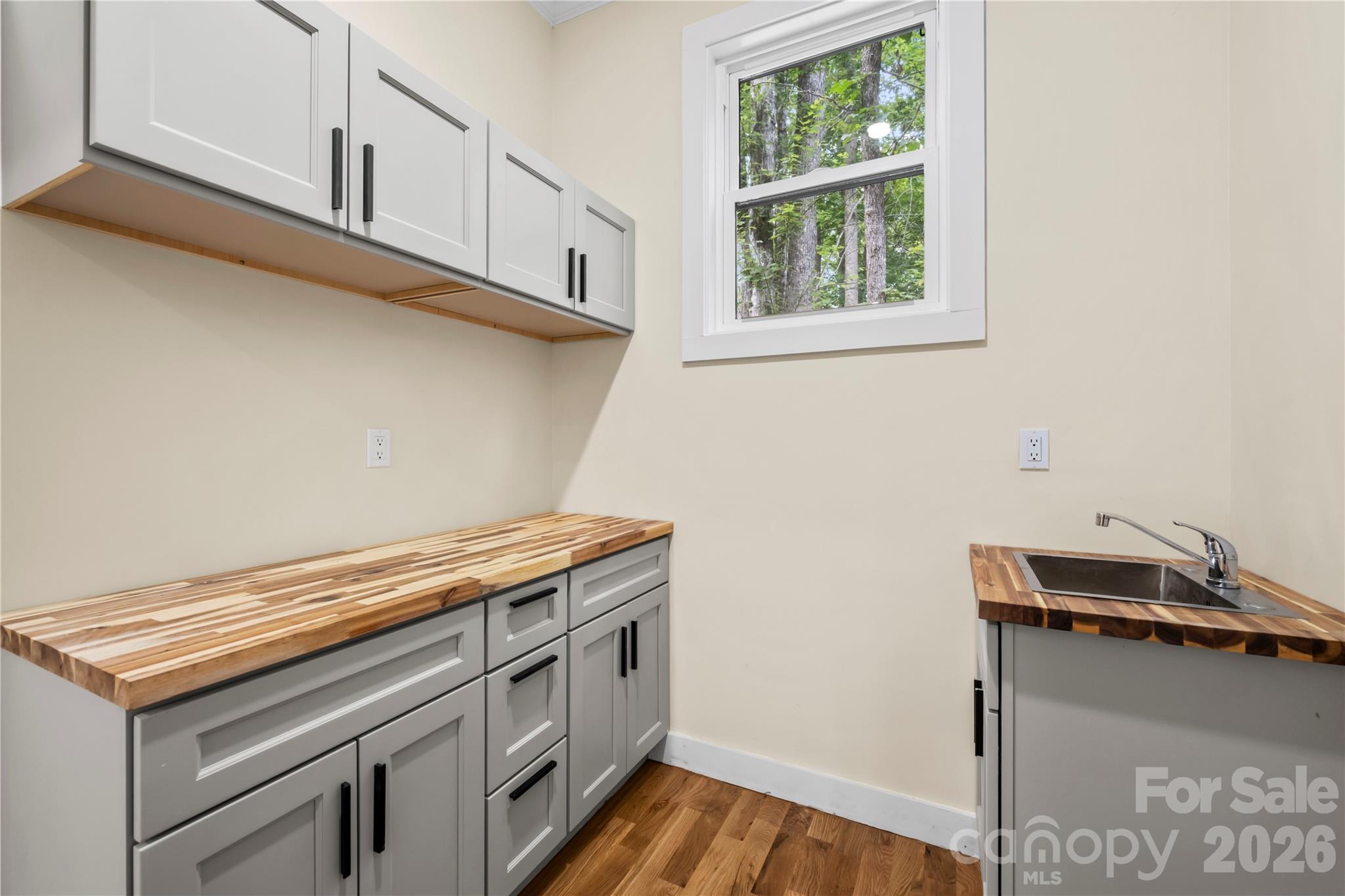 210 Hickory Tree Lane — Hendersonville