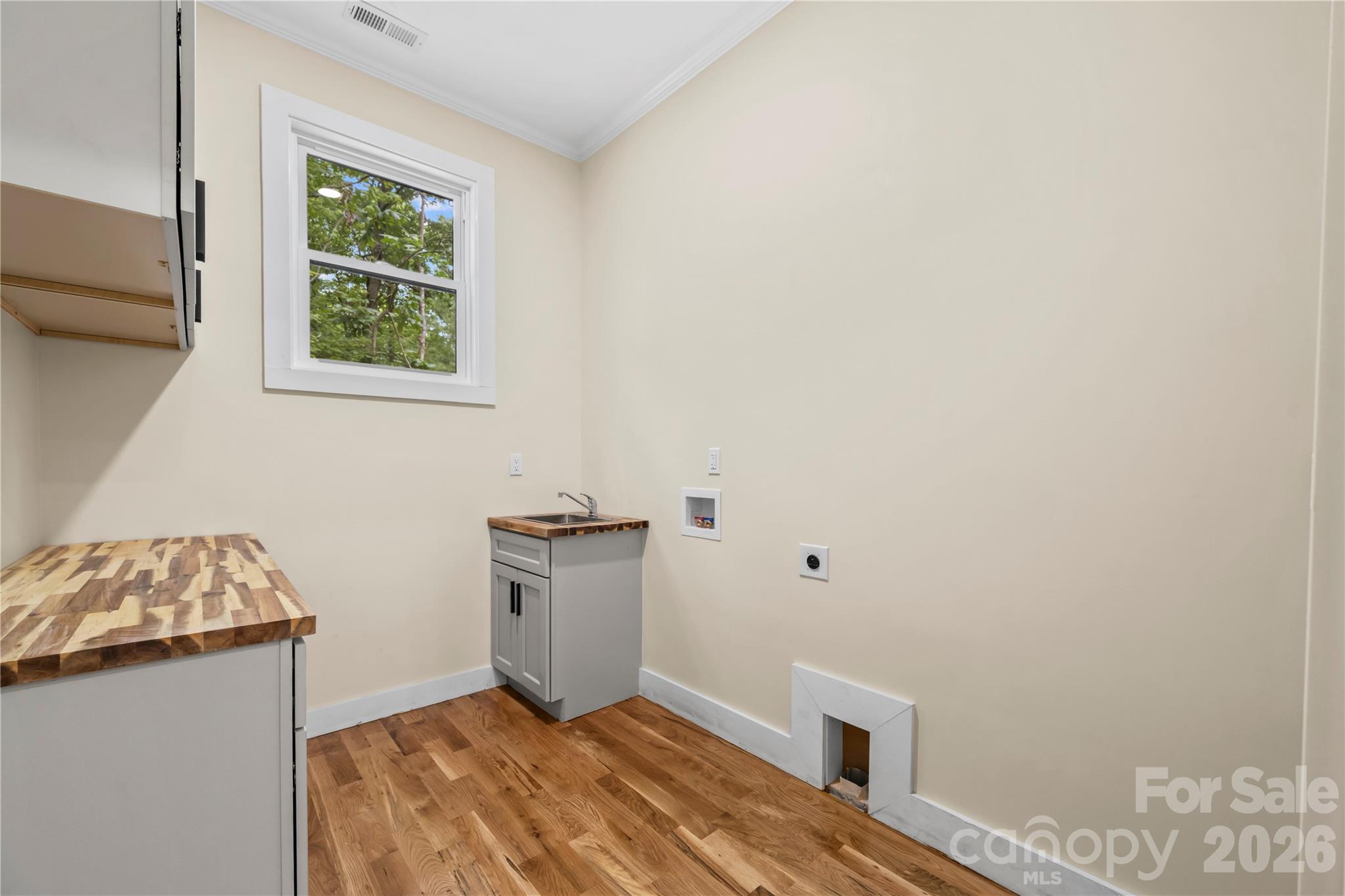 210 Hickory Tree Lane — Hendersonville