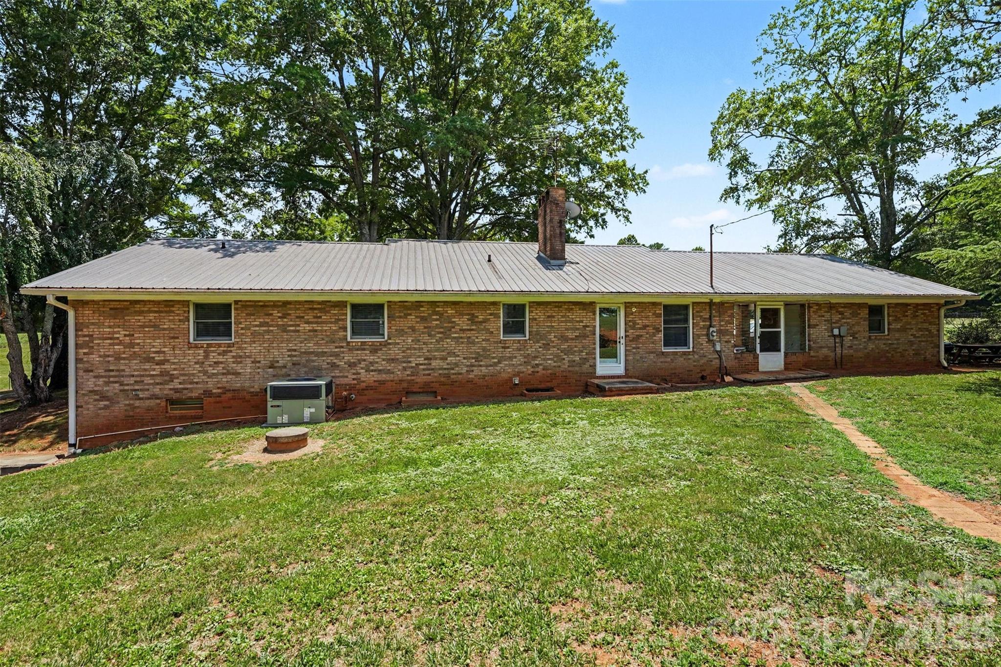 591 Mullis Road — Union Grove