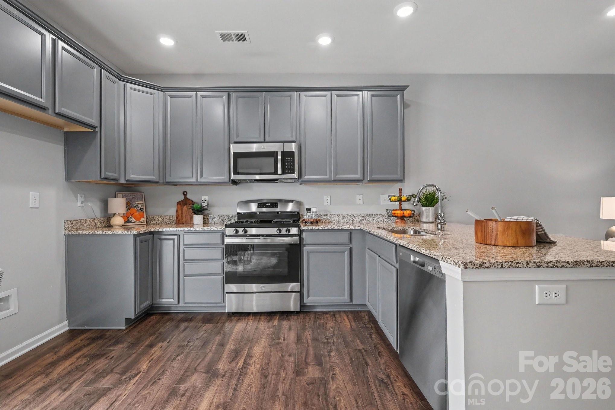 6411 Revolutionary Trail — Charlotte
