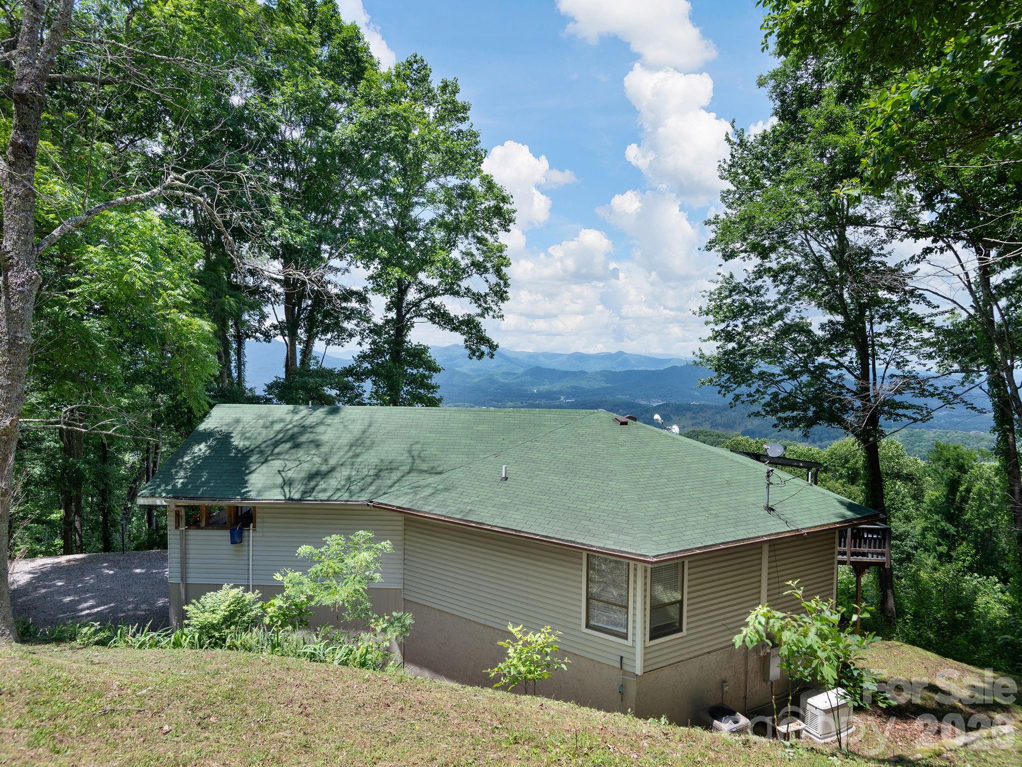 153 Windalier Lane — Waynesville