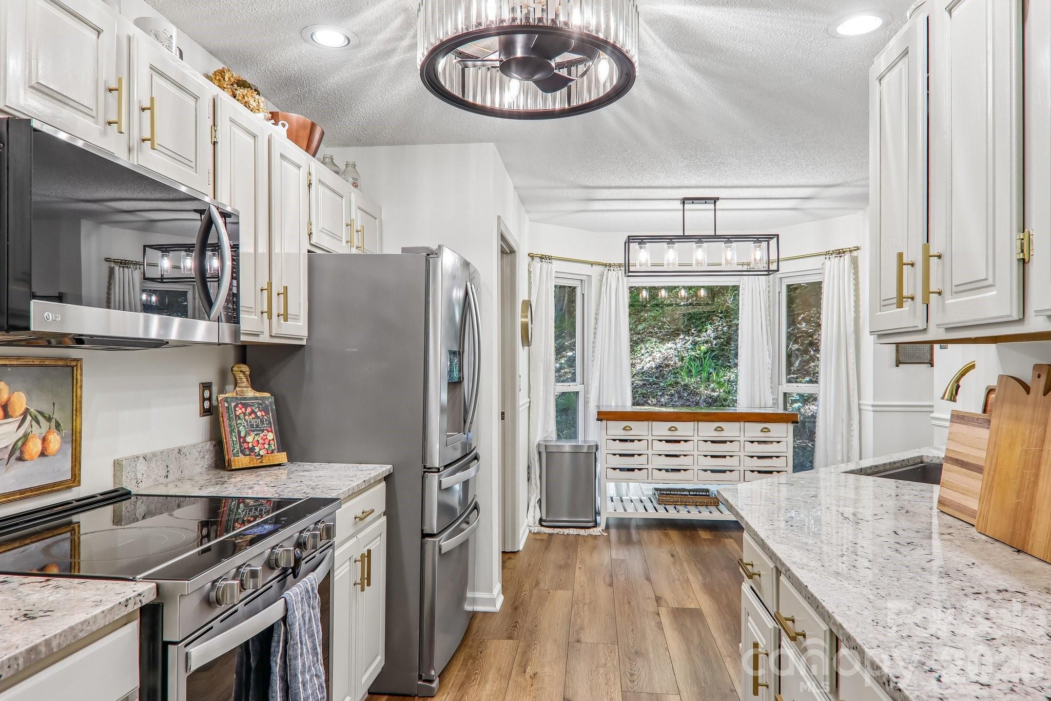 401 Heather Marie Drive — Hendersonville