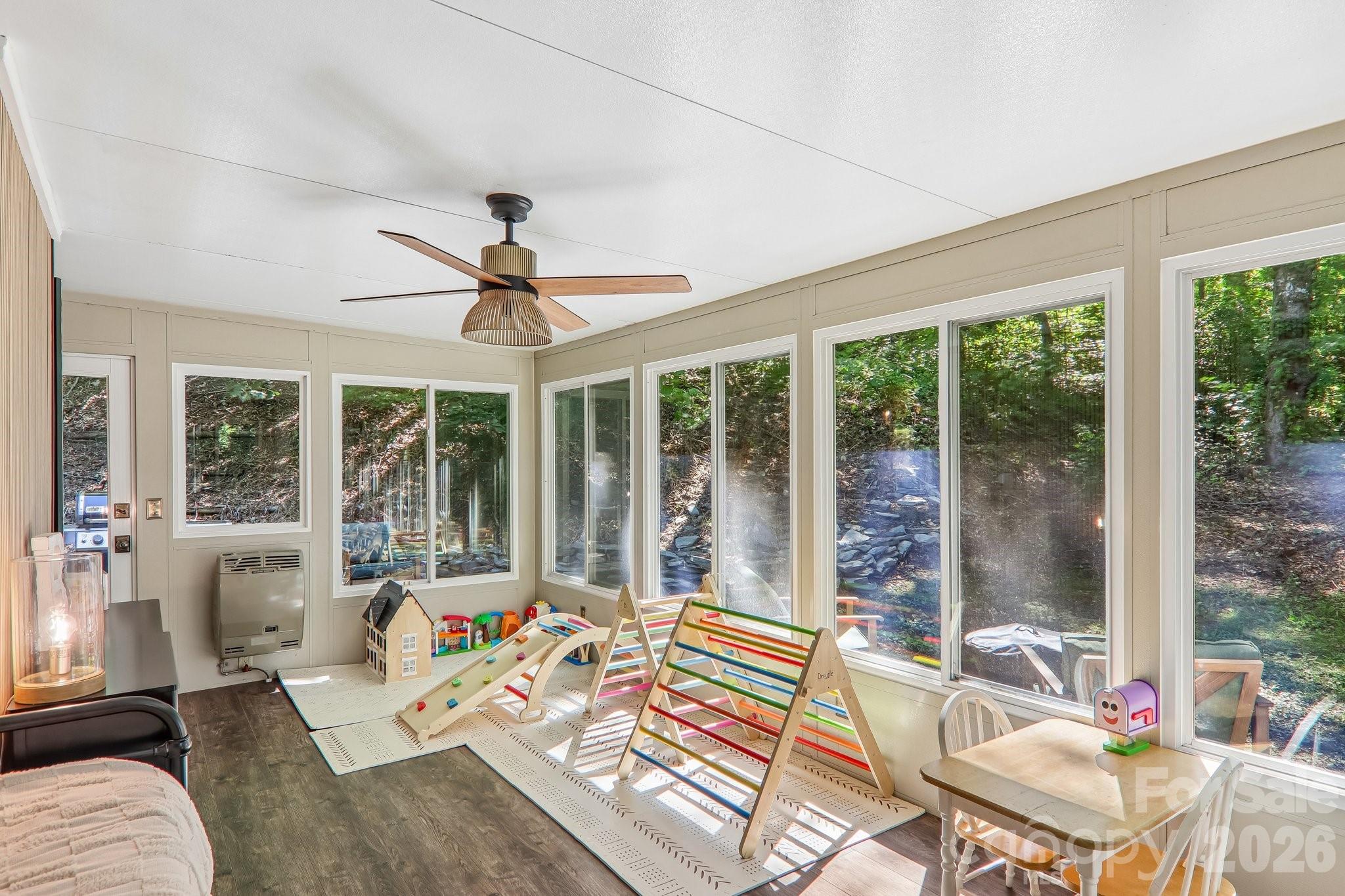 401 Heather Marie Drive — Hendersonville
