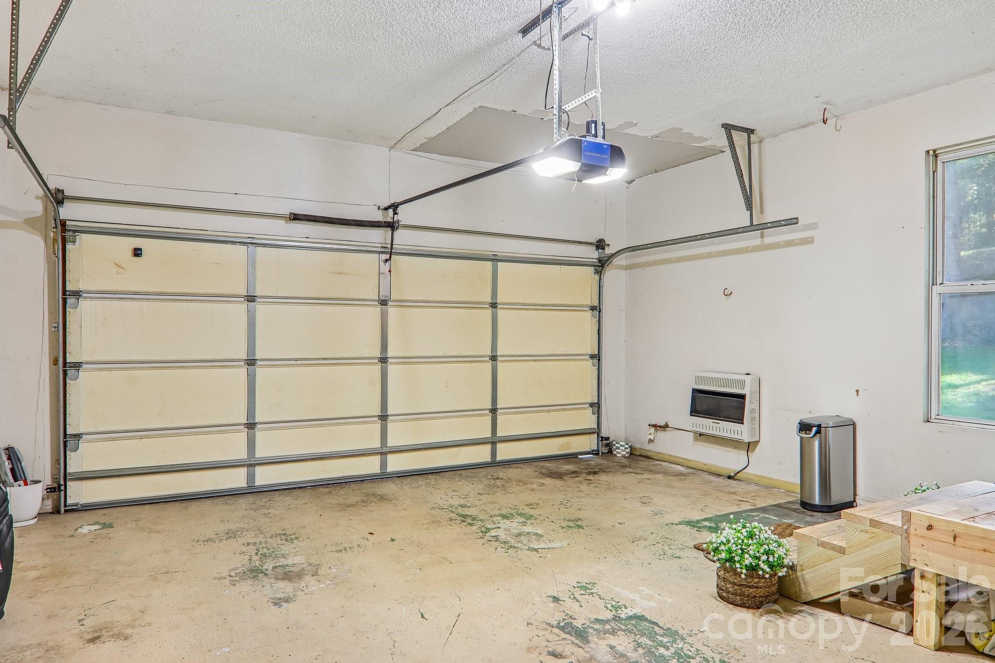 401 Heather Marie Drive — Hendersonville