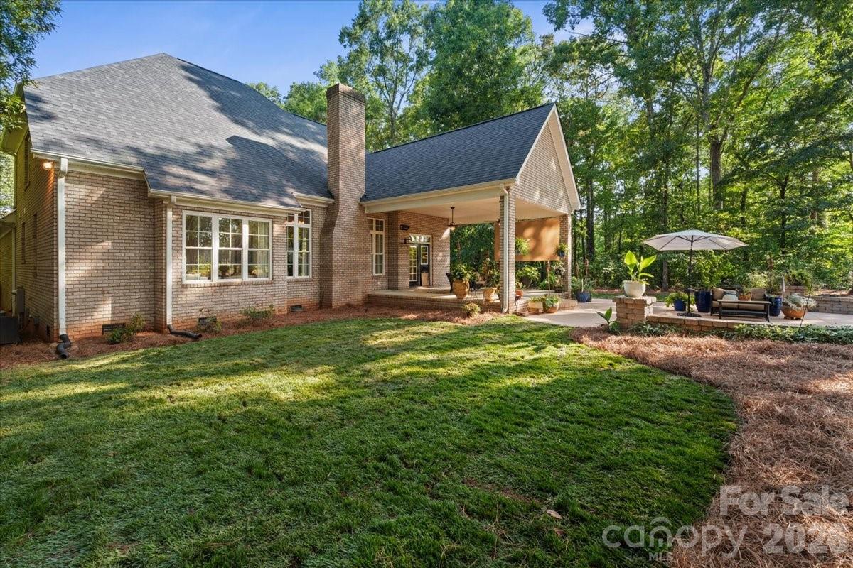 49437 Quail Trail Road — Norwood