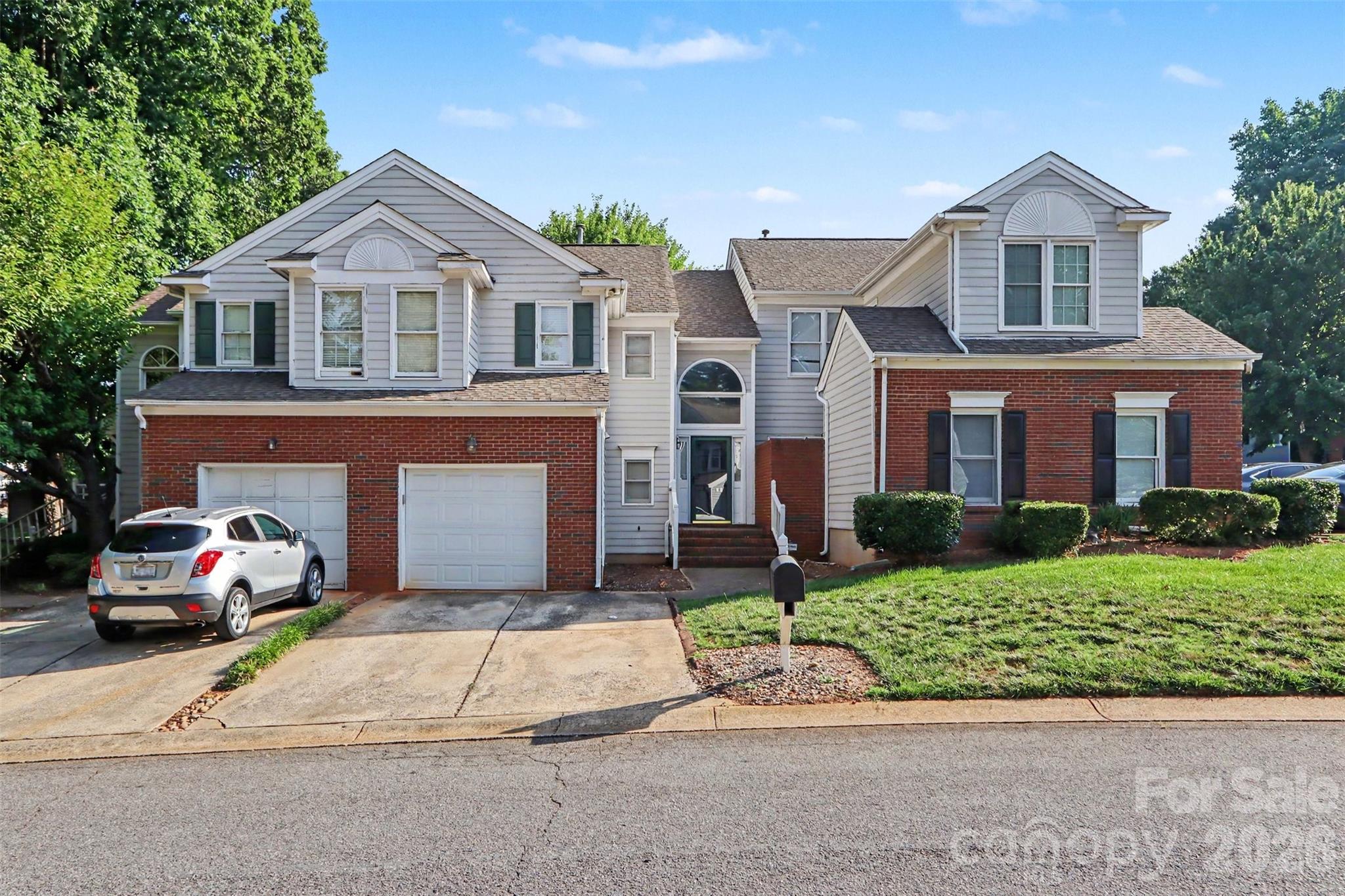 8606 Fox Chase Lane — Charlotte