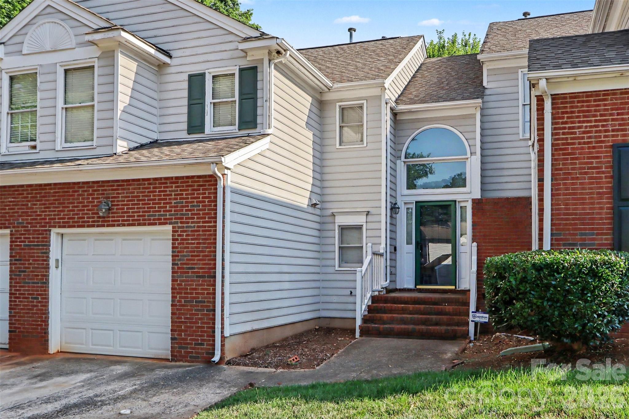 8606 Fox Chase Lane — Charlotte