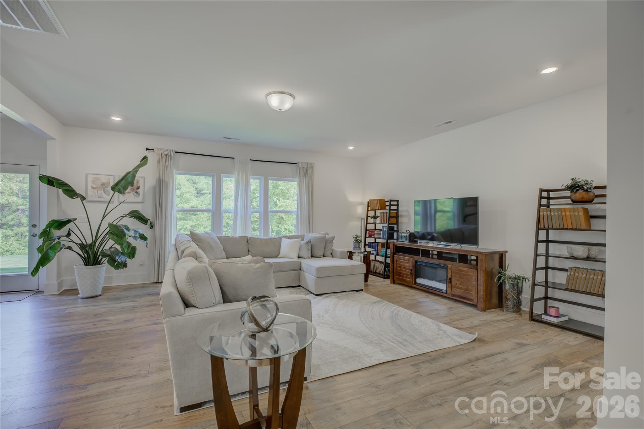 1928 Thoreau Way — York