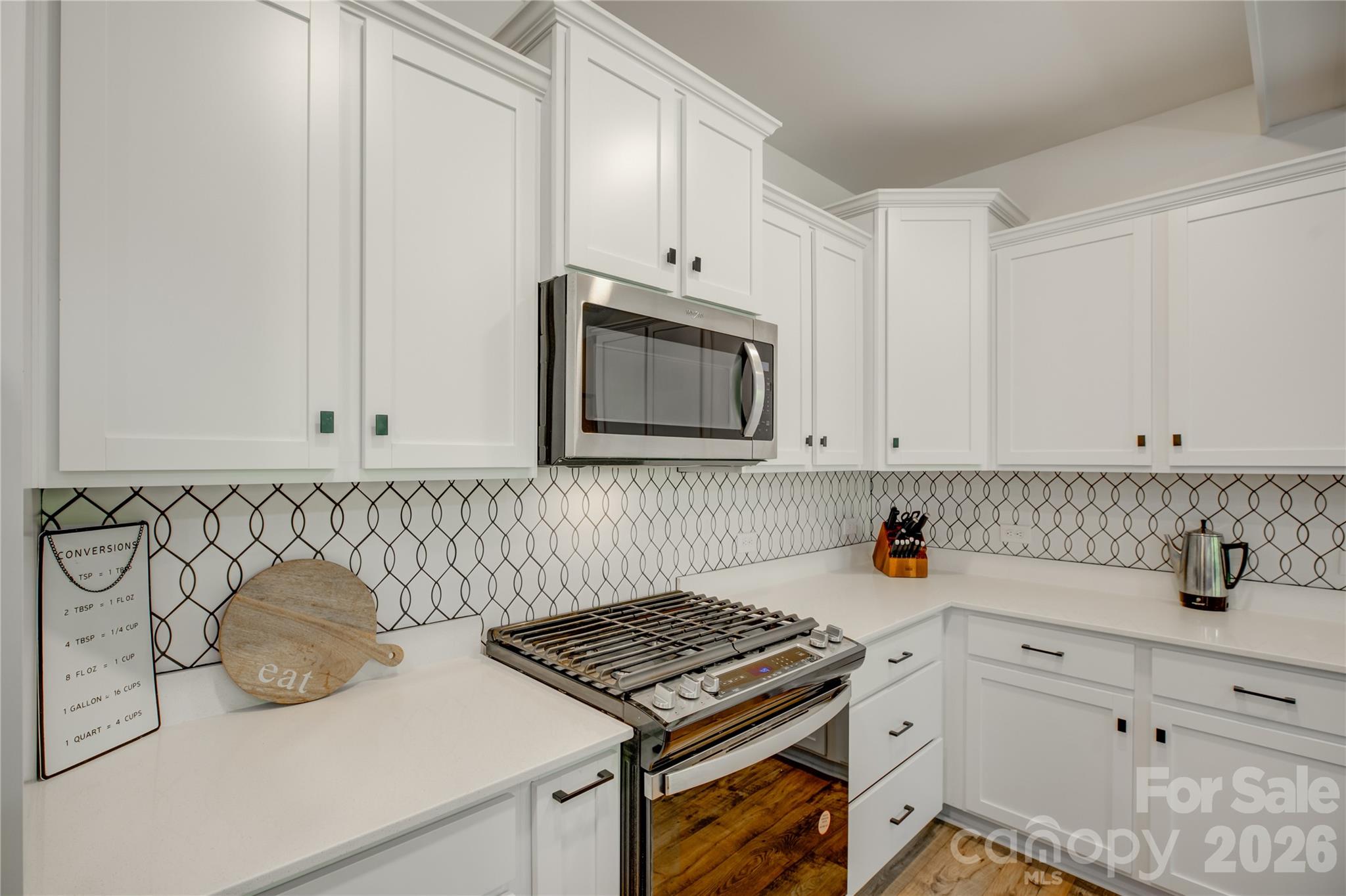 1928 Thoreau Way — York