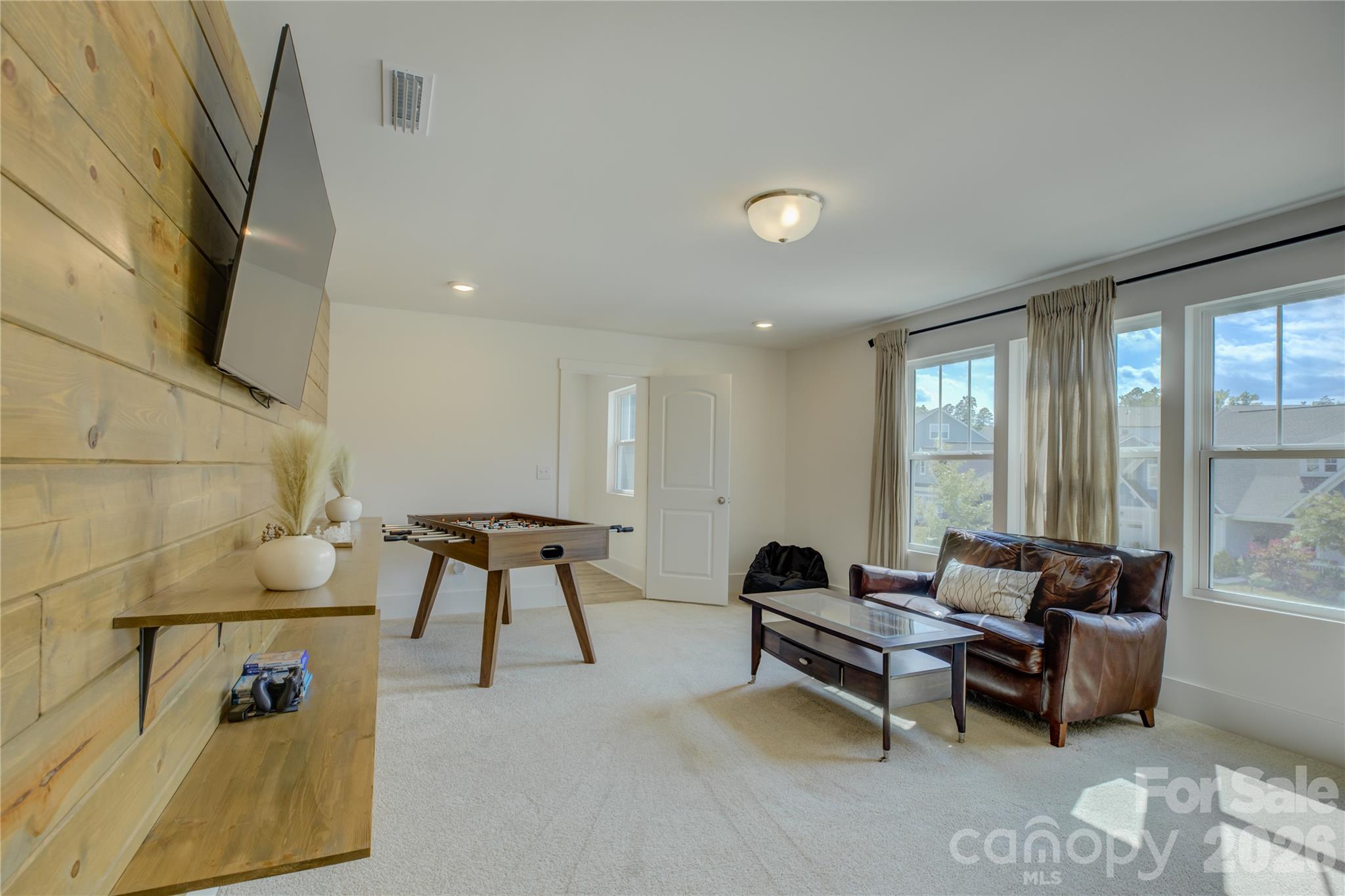 1928 Thoreau Way — York