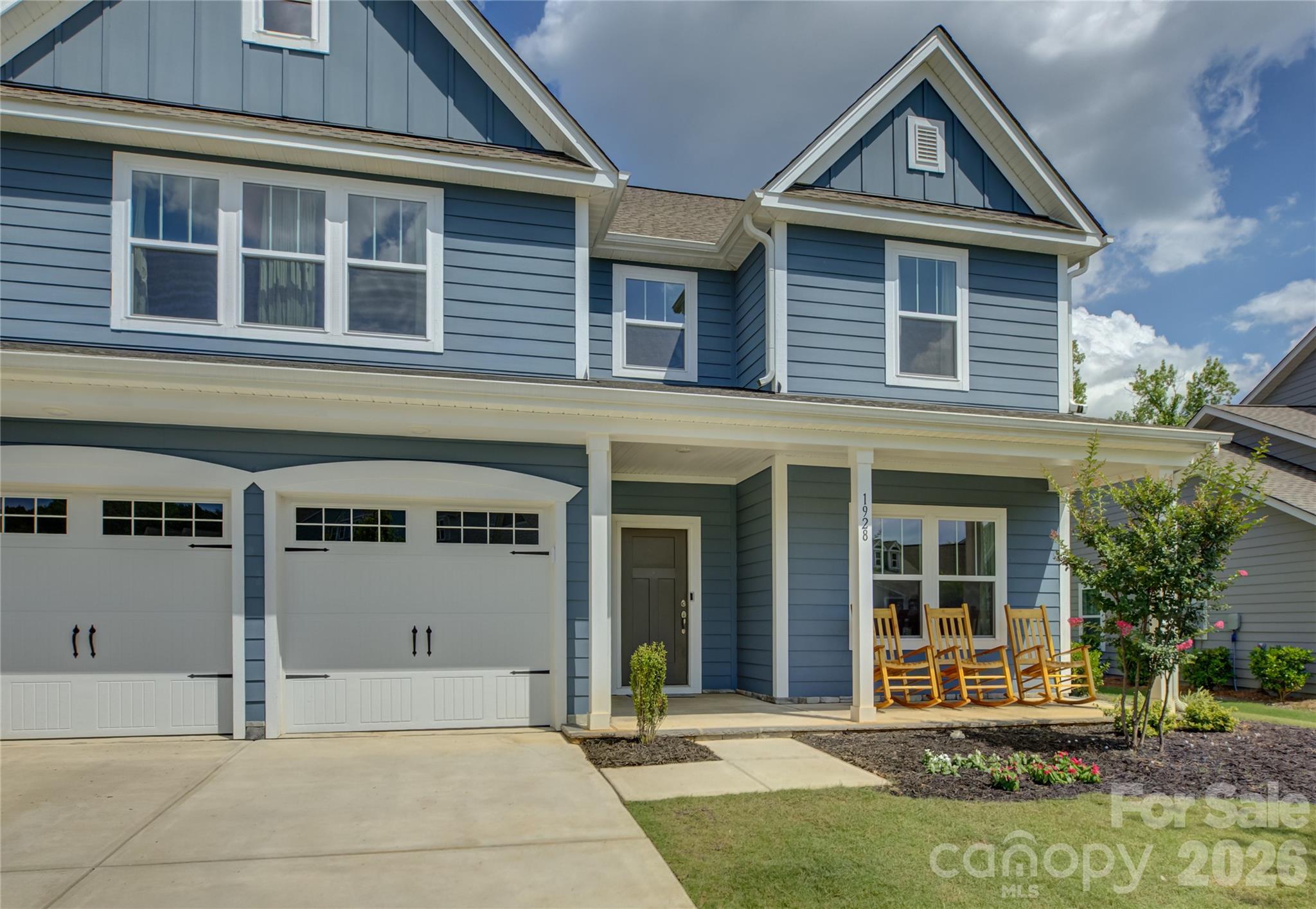 1928 Thoreau Way — York