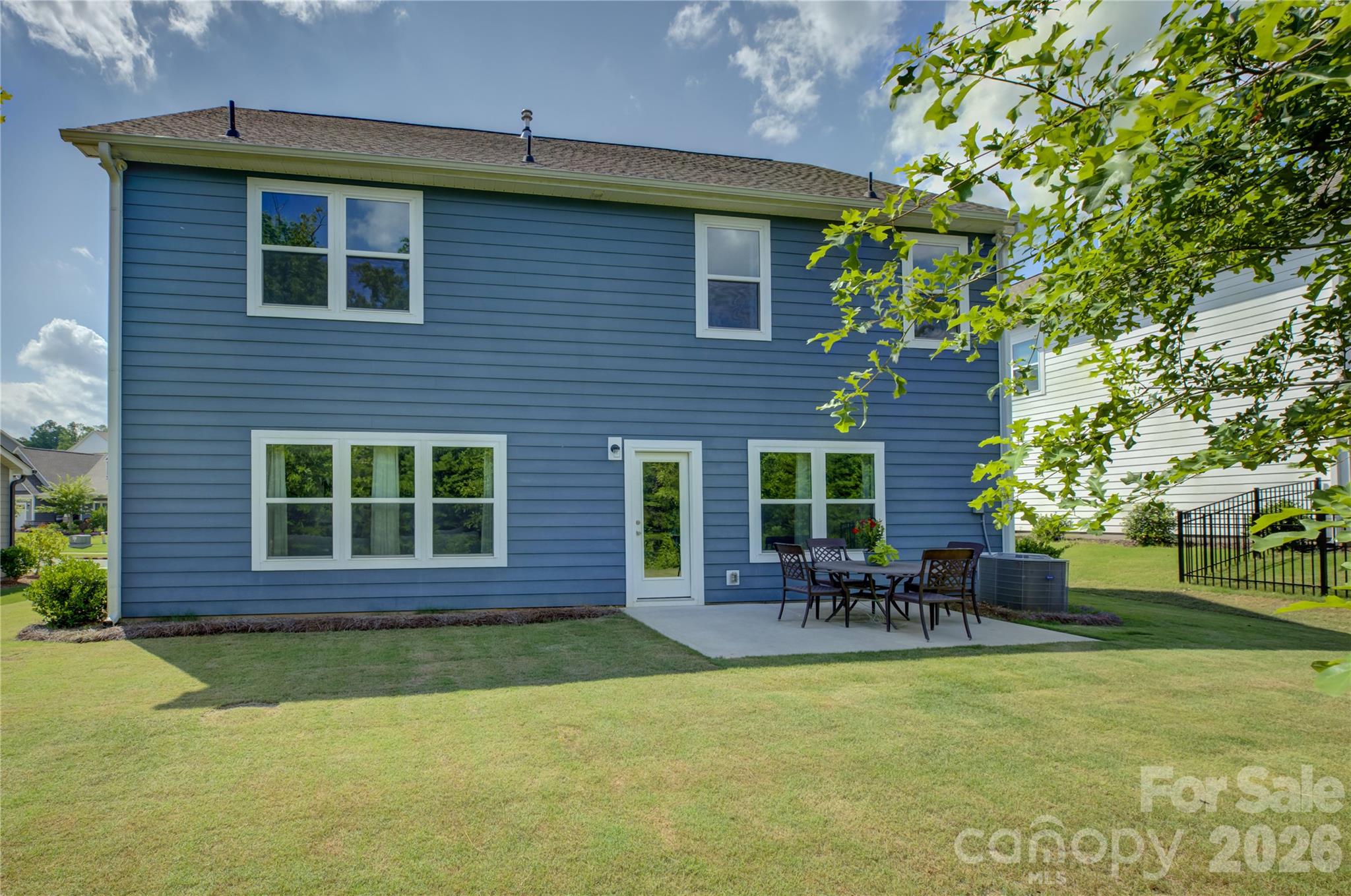 1928 Thoreau Way — York