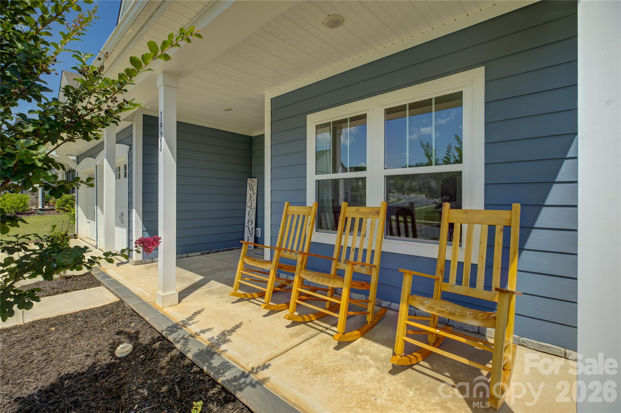1928 Thoreau Way — York
