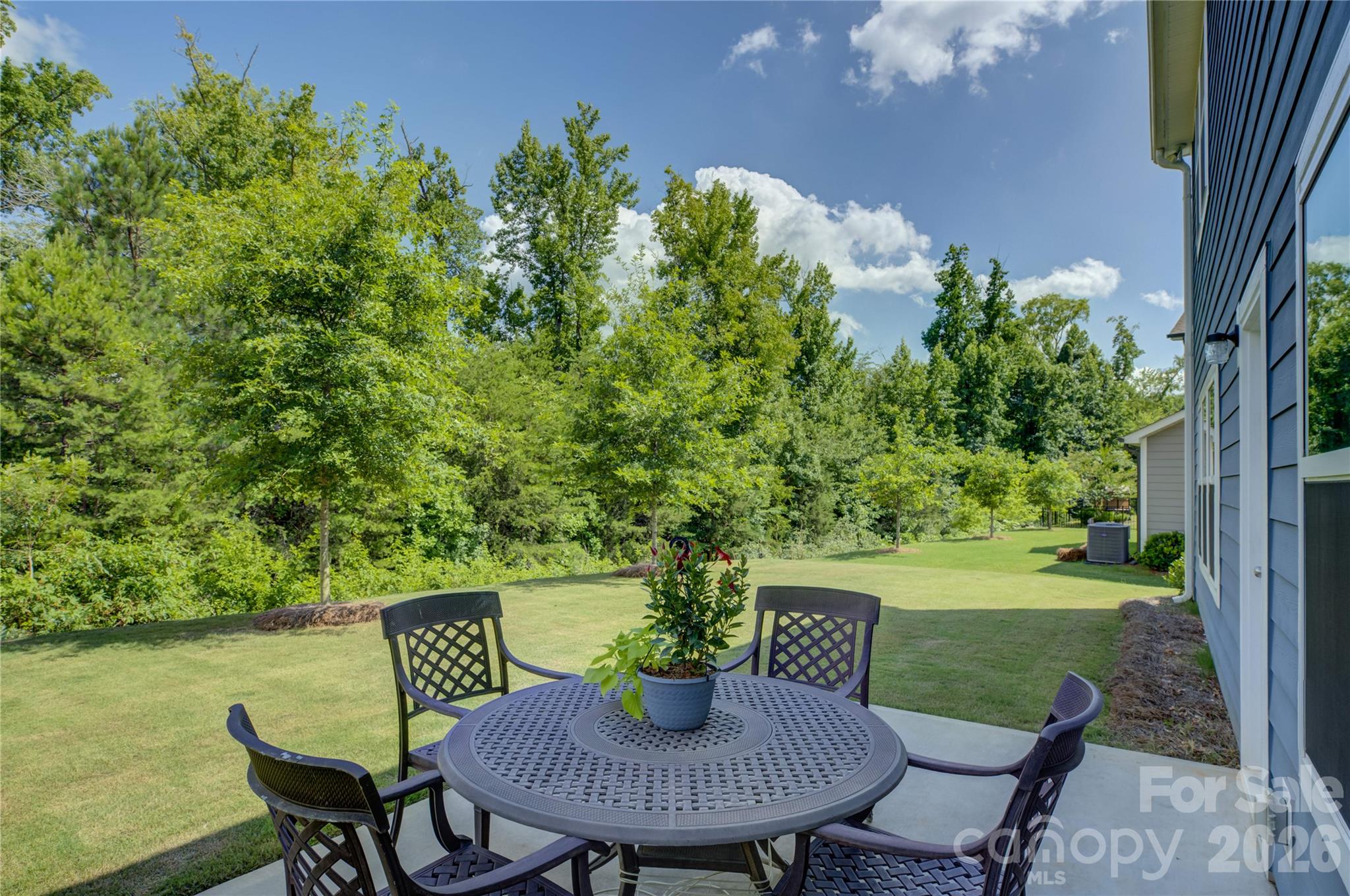 1928 Thoreau Way — York