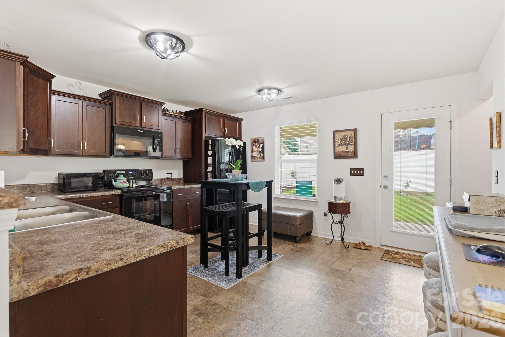1707 Sawtooth Court — Landis