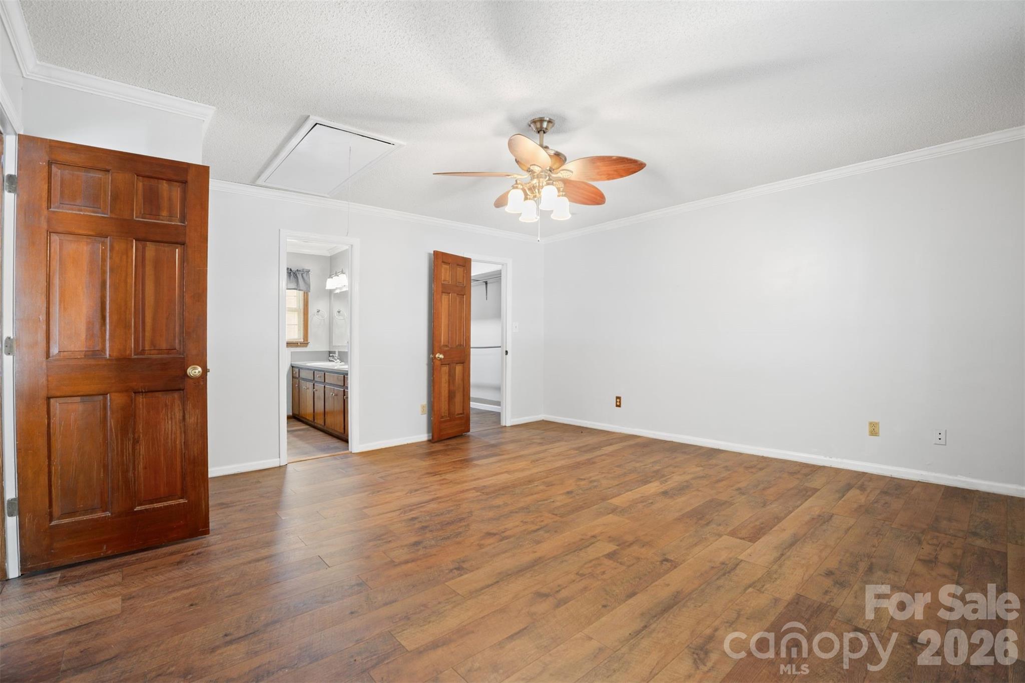 218 S Plantation Road — Lancaster