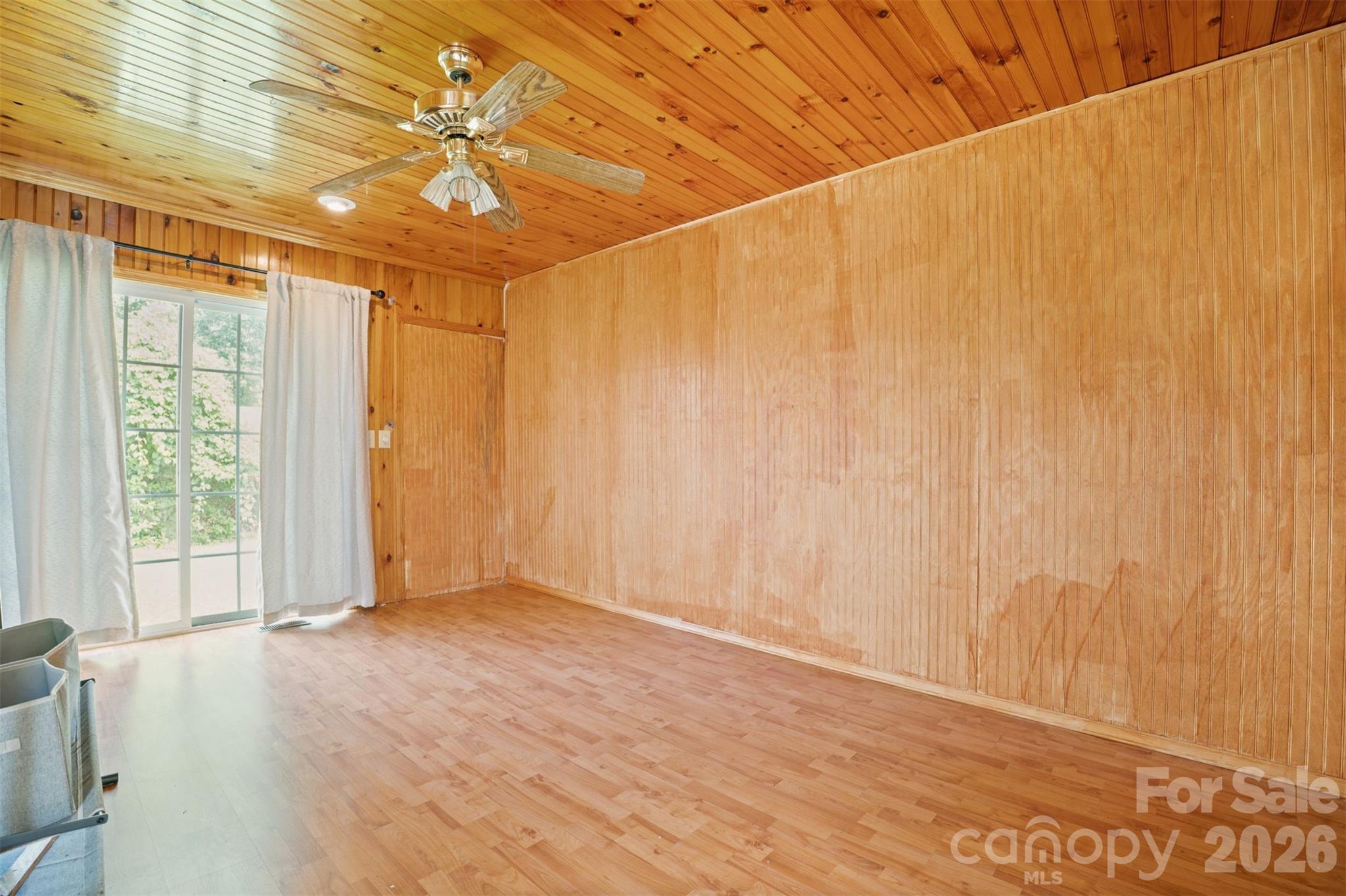 218 S Plantation Road — Lancaster
