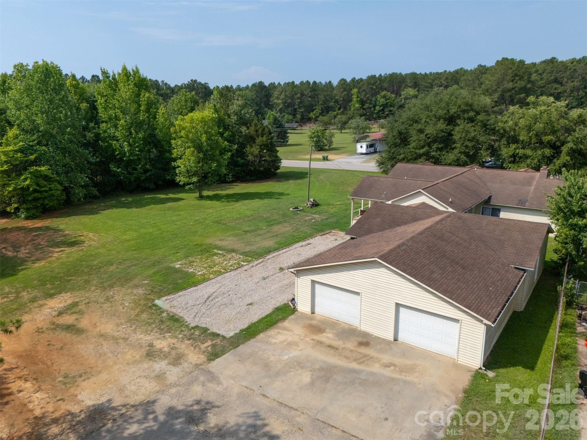 218 S Plantation Road — Lancaster