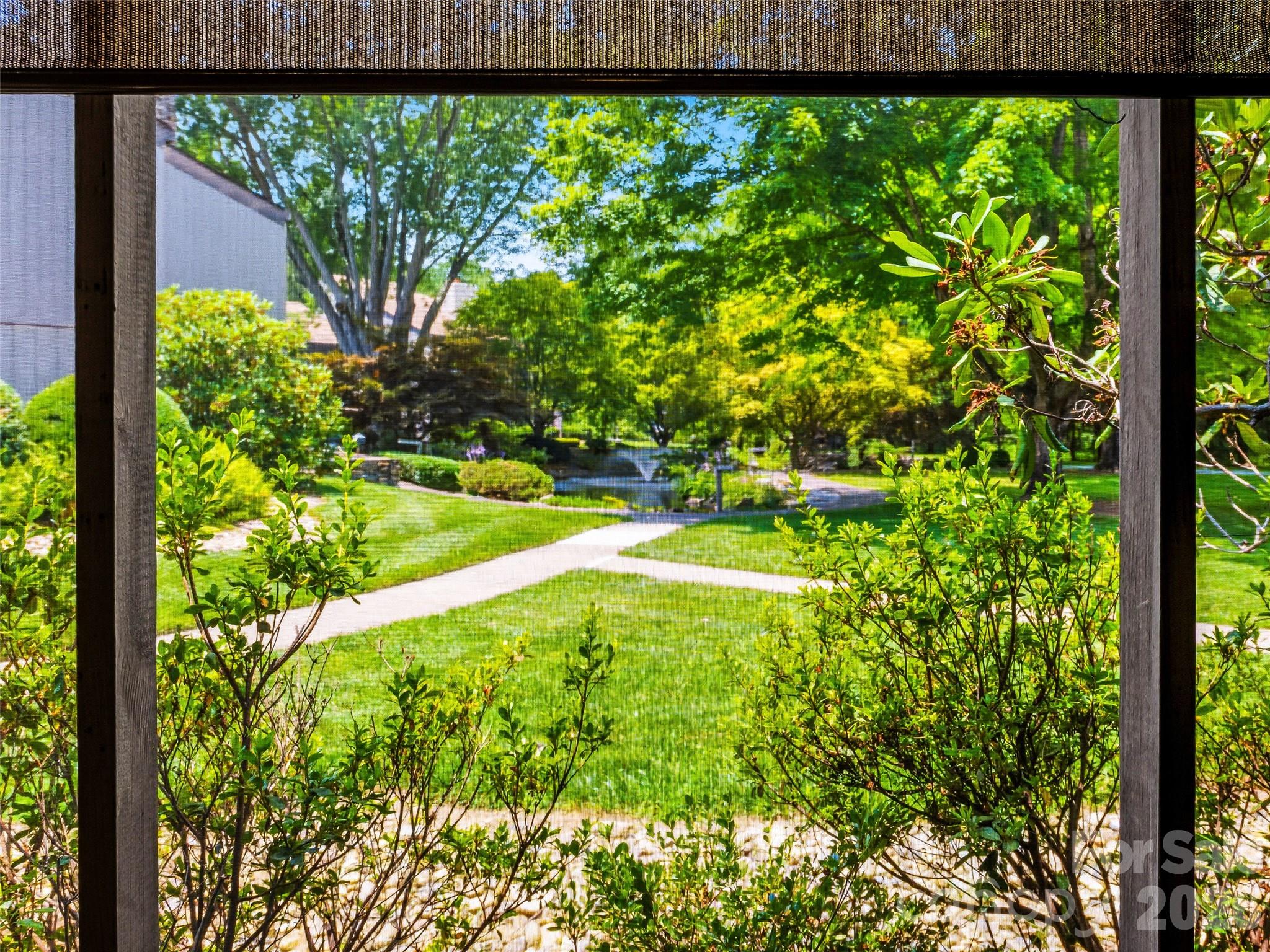 17 Lakemoor Lane — Hendersonville