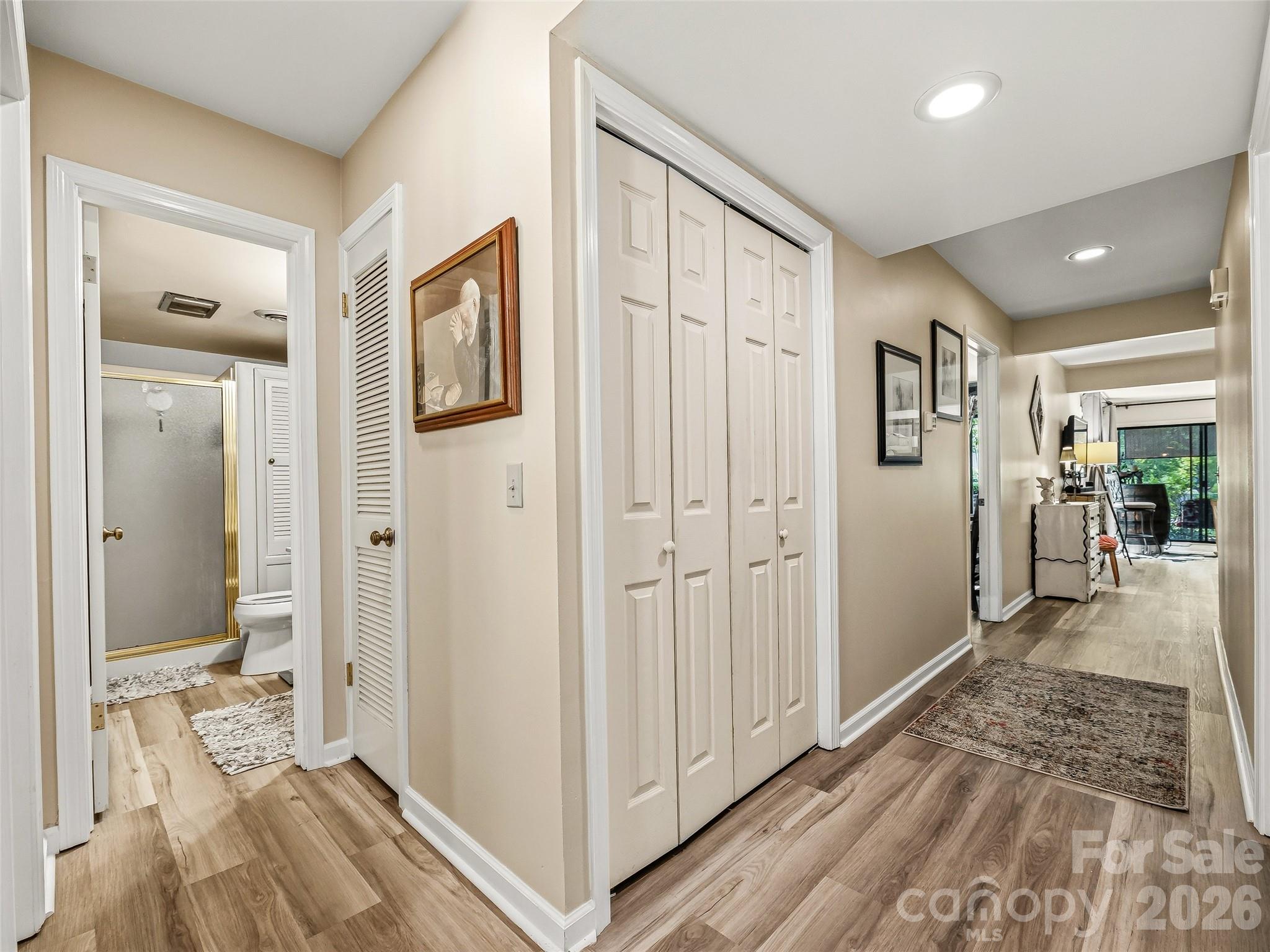 17 Lakemoor Lane — Hendersonville