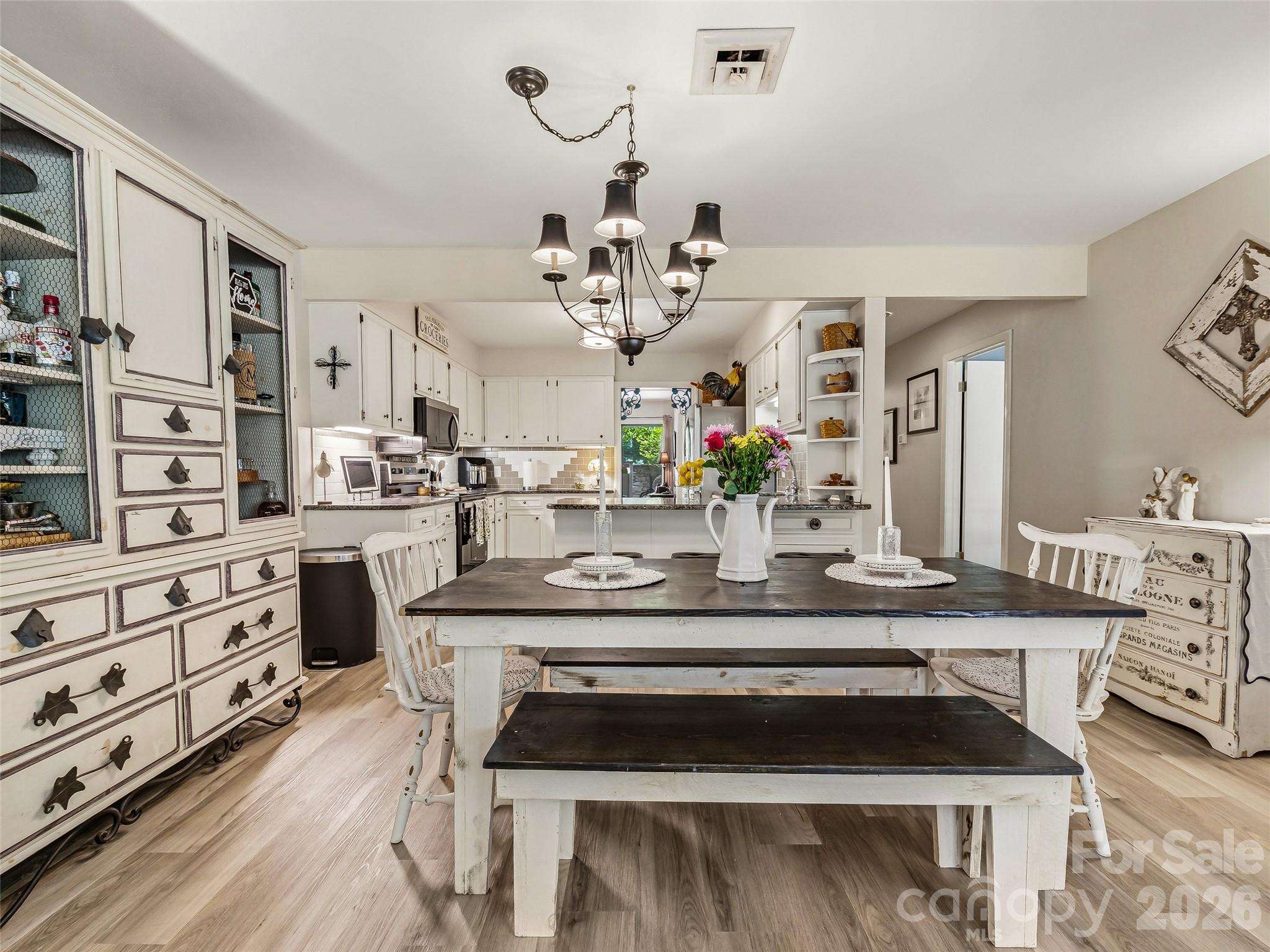 17 Lakemoor Lane — Hendersonville