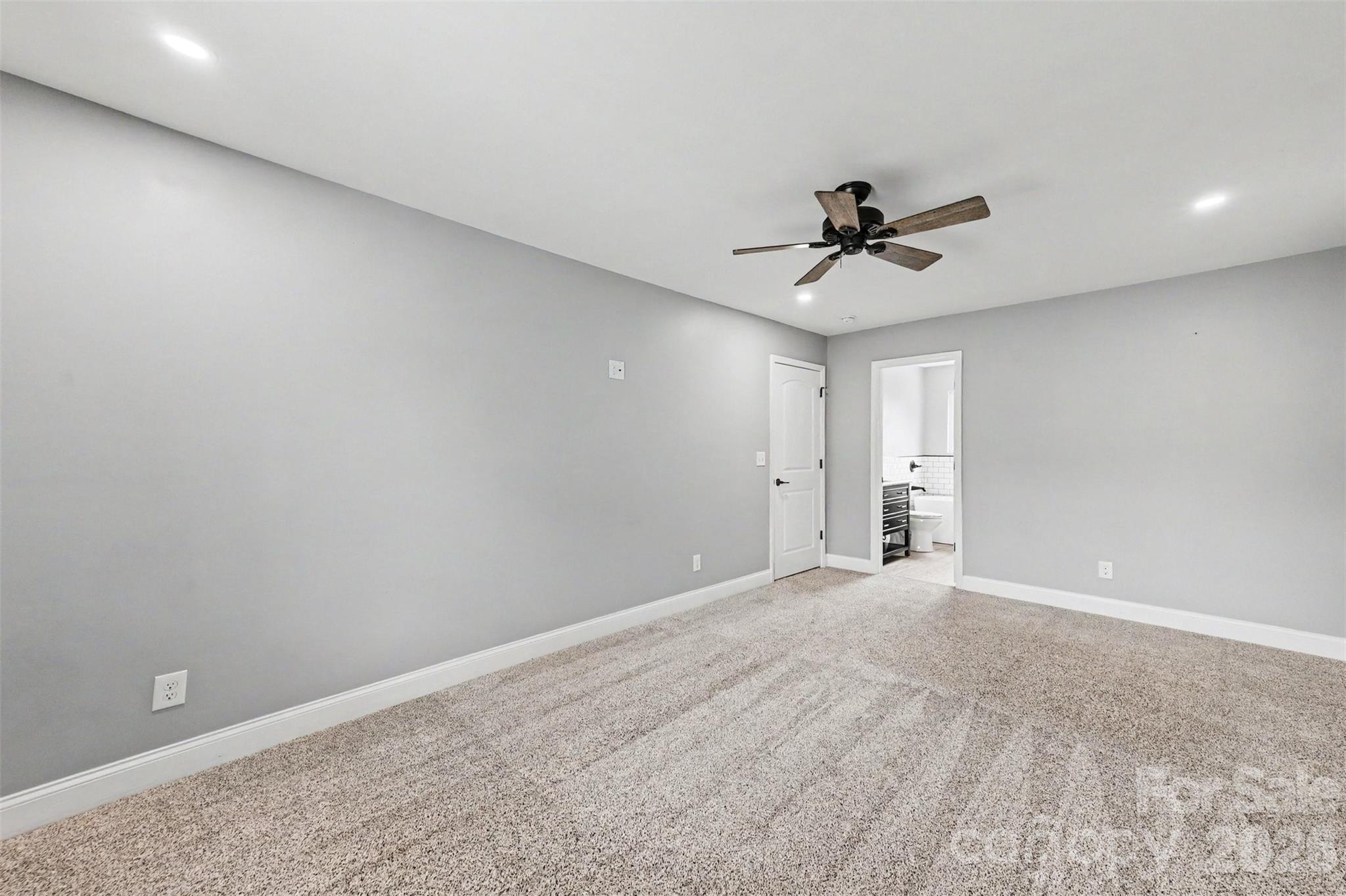 1001 Noles Drive — Mount Holly