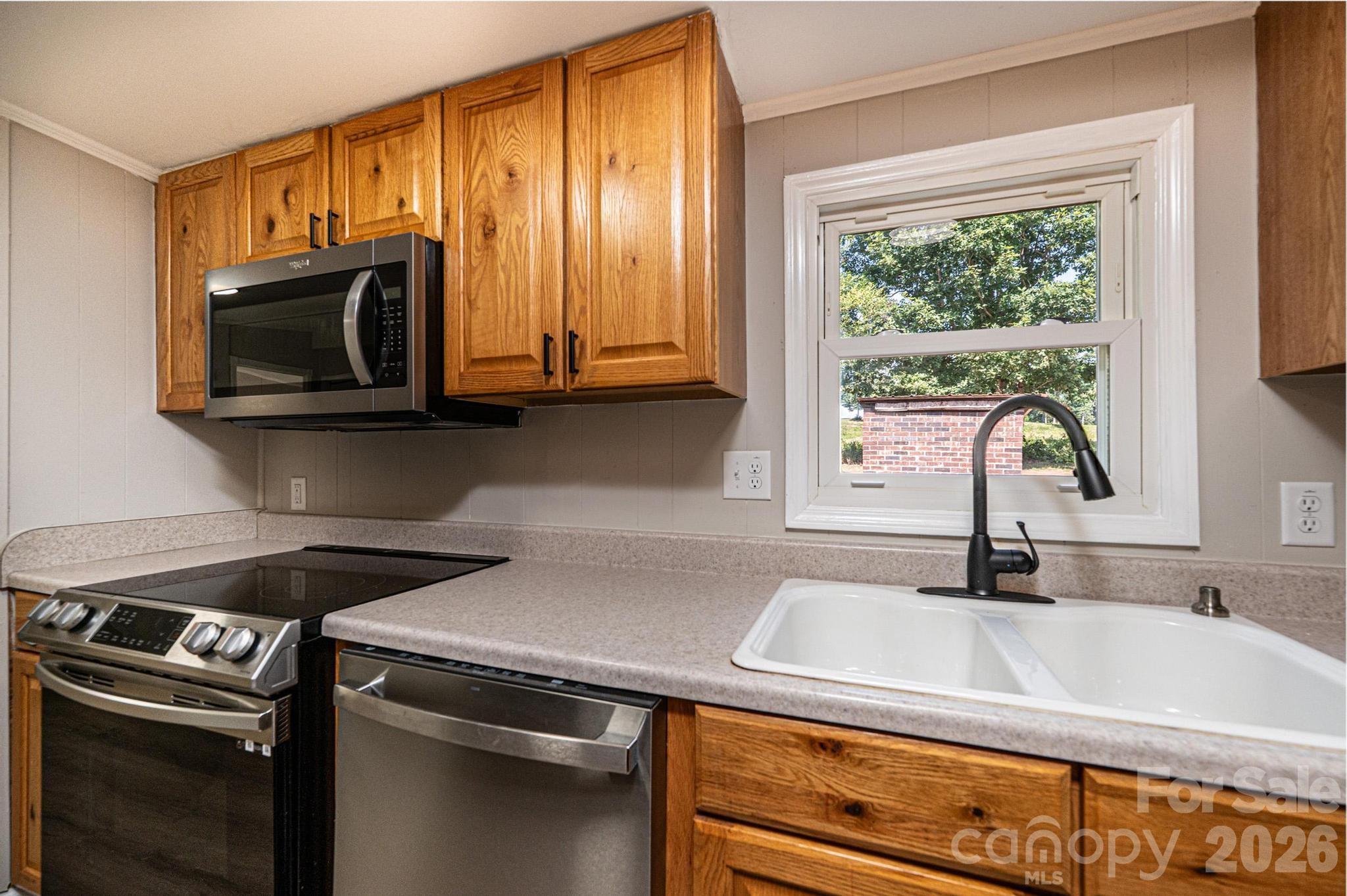 1143 Cheyenne Oaks Drive — Claremont