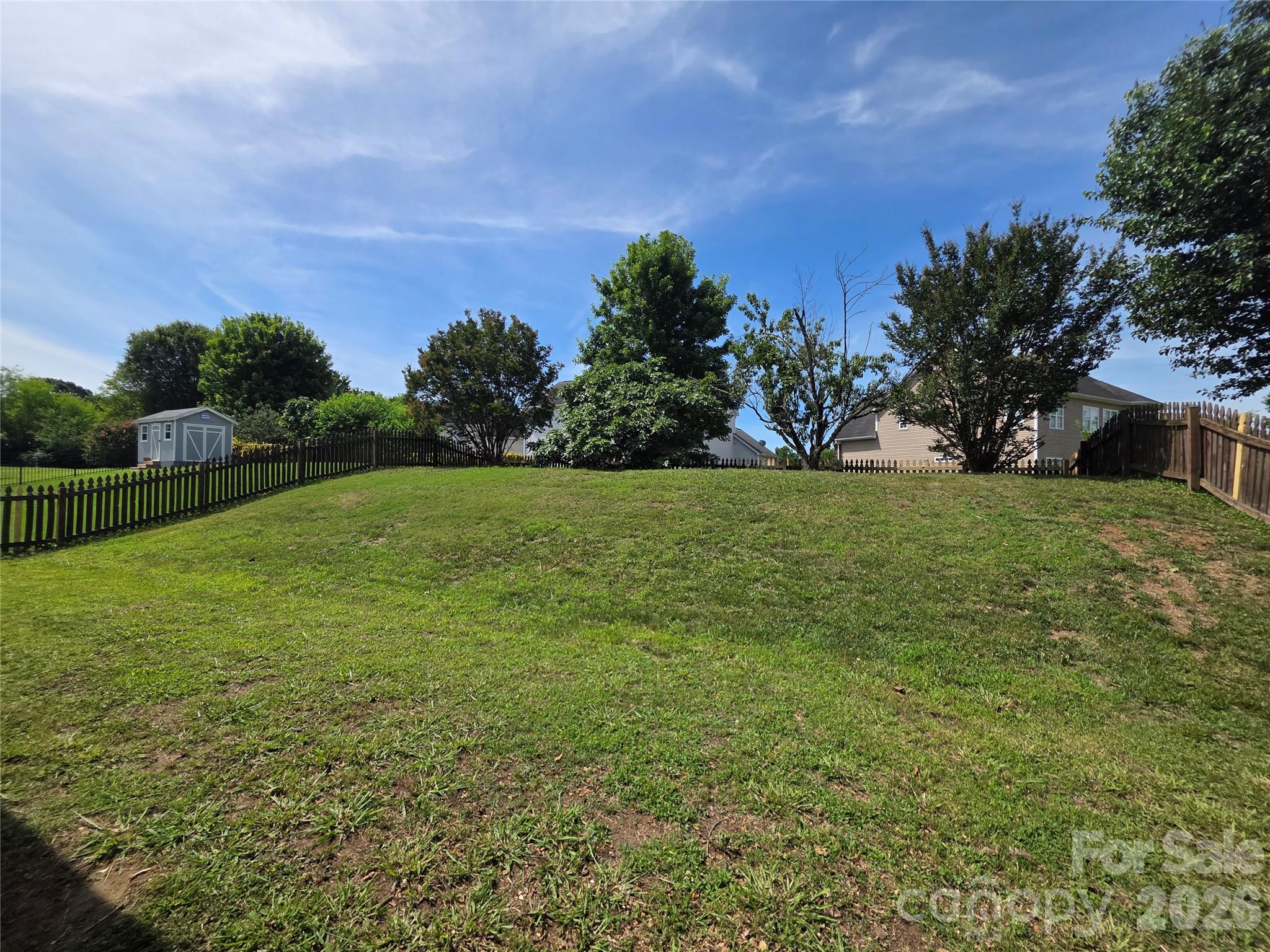 10601 Bere Island Drive — Charlotte