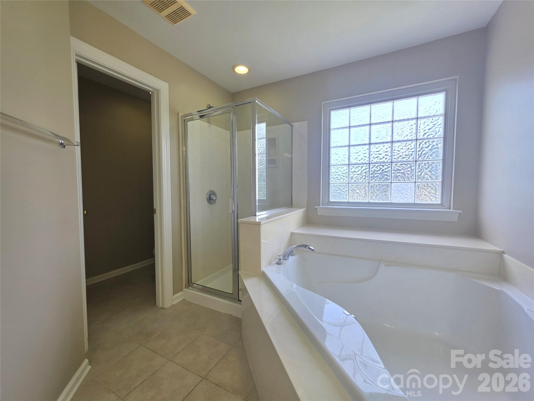 10601 Bere Island Drive — Charlotte