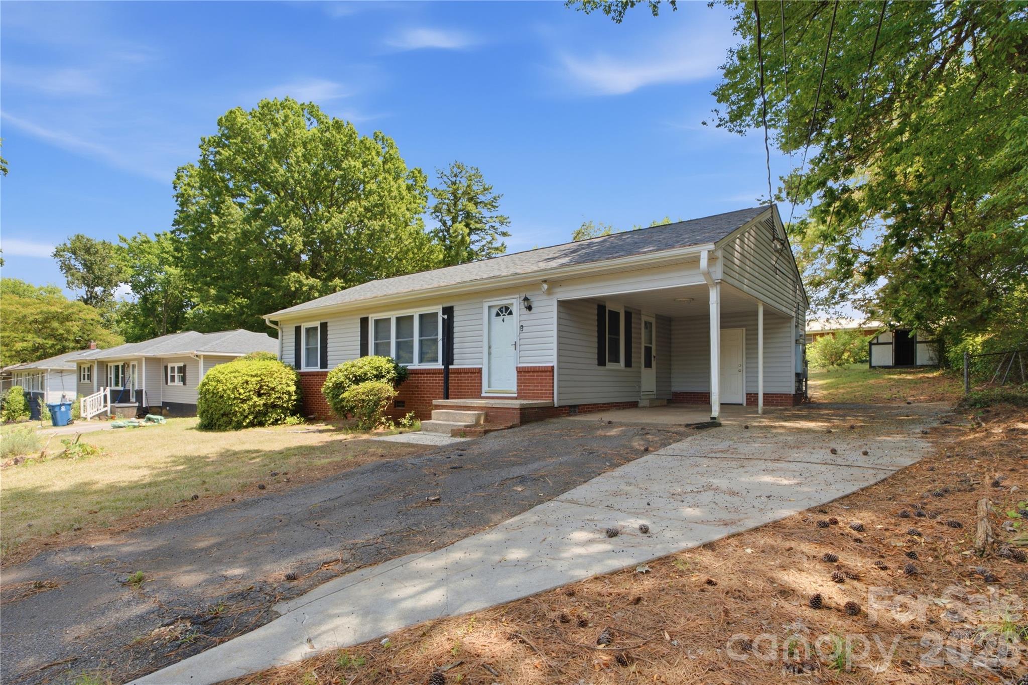 1323 Meadowbrook Circle — Salisbury