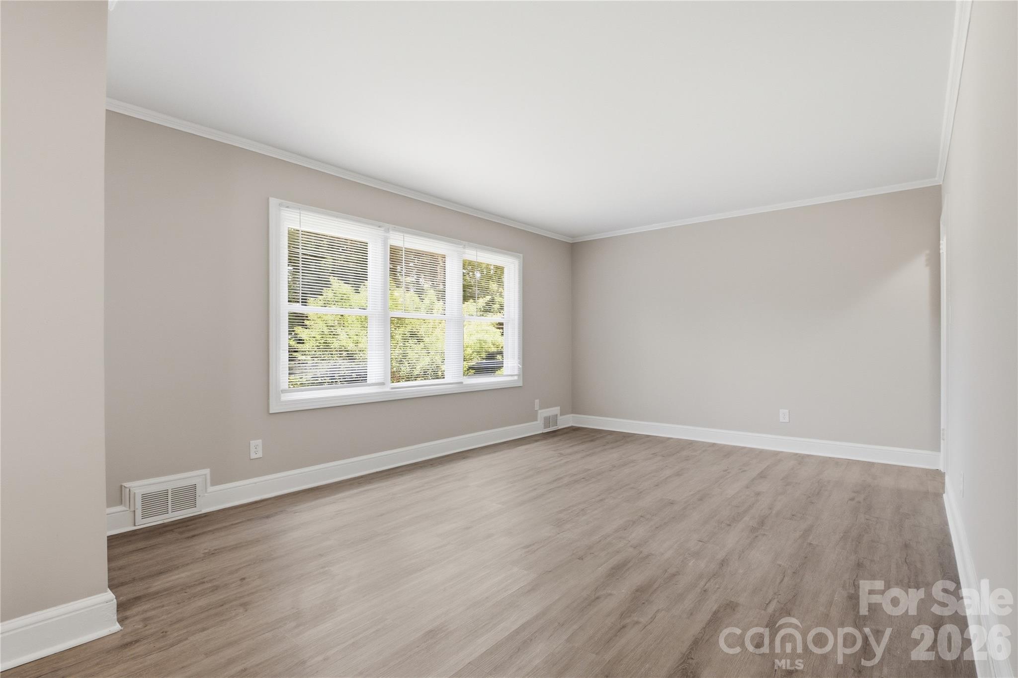 1323 Meadowbrook Circle — Salisbury