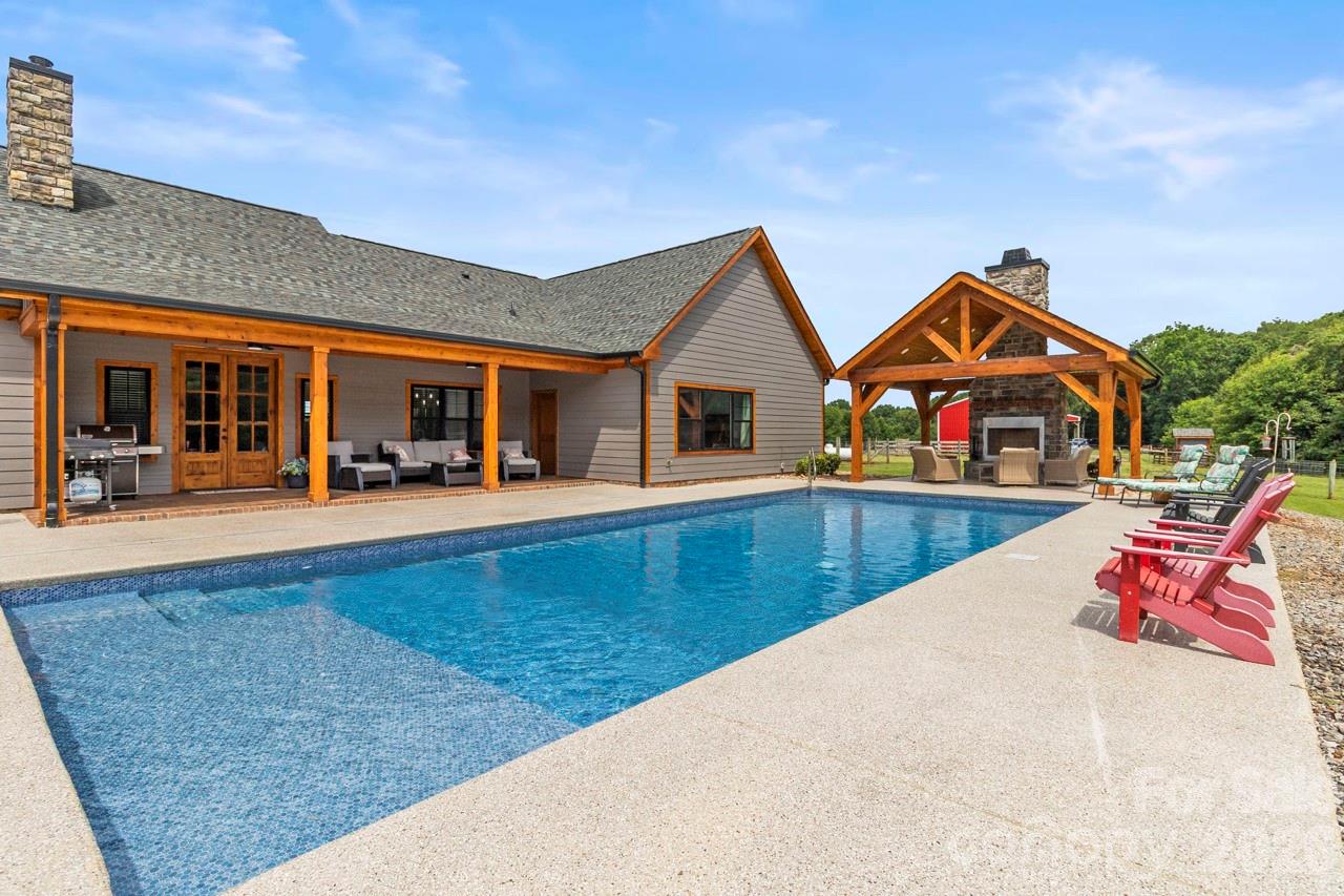 178 Key Farmstead Lane — Lincolnton