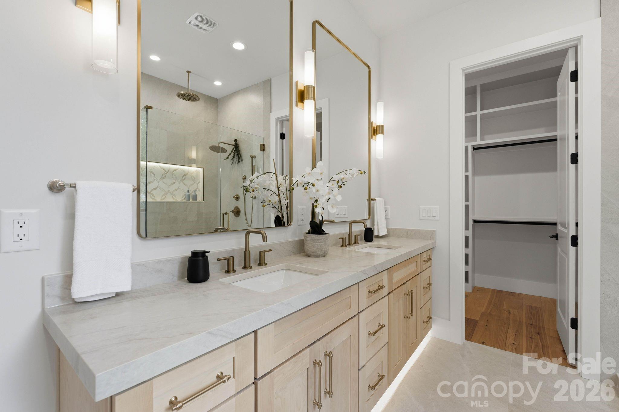 1412 Lyon Court — Charlotte