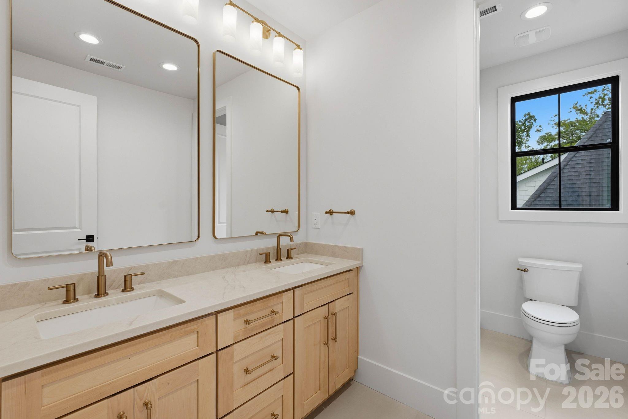 1412 Lyon Court — Charlotte