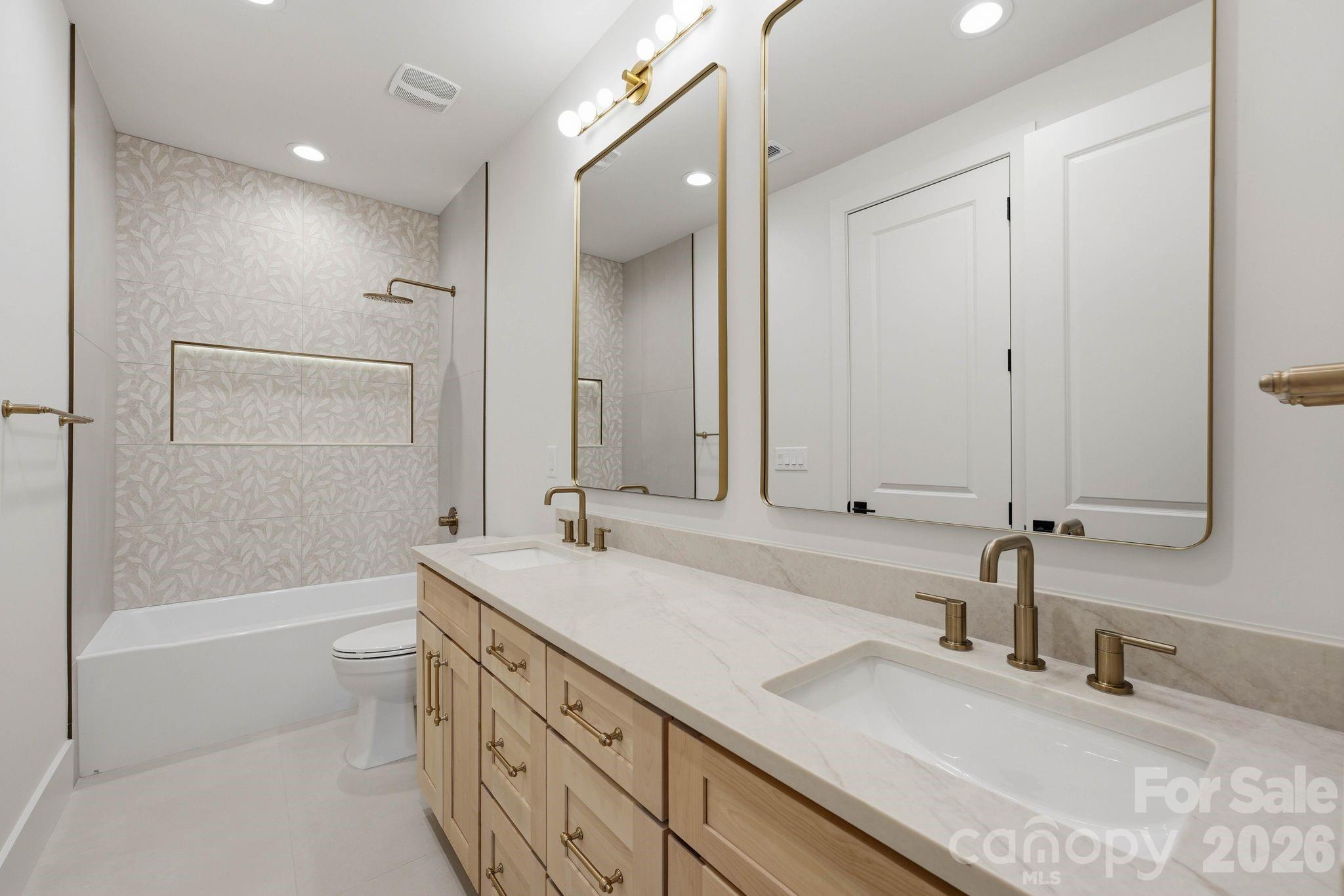 1412 Lyon Court — Charlotte