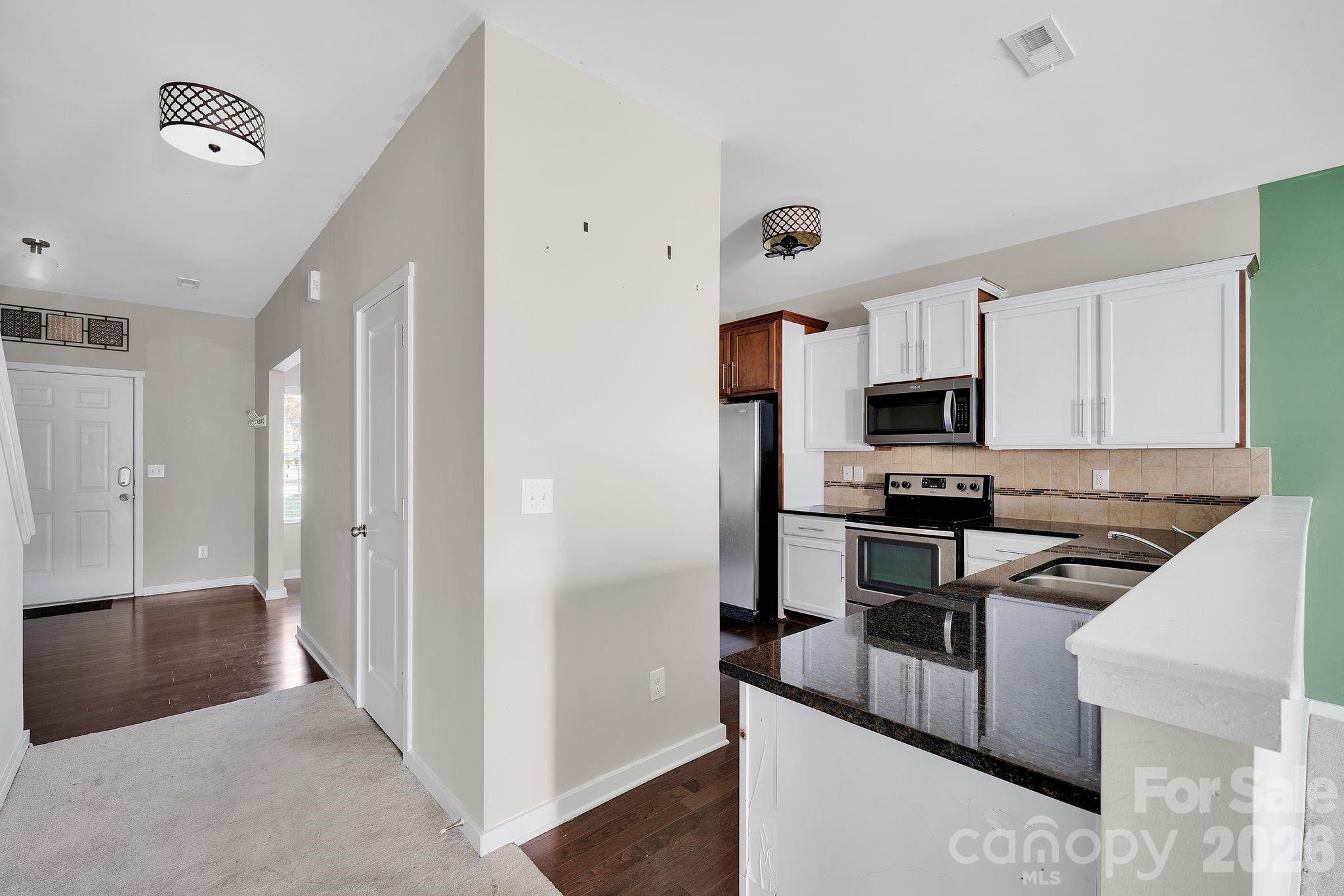 433 Battery Circle — Clover